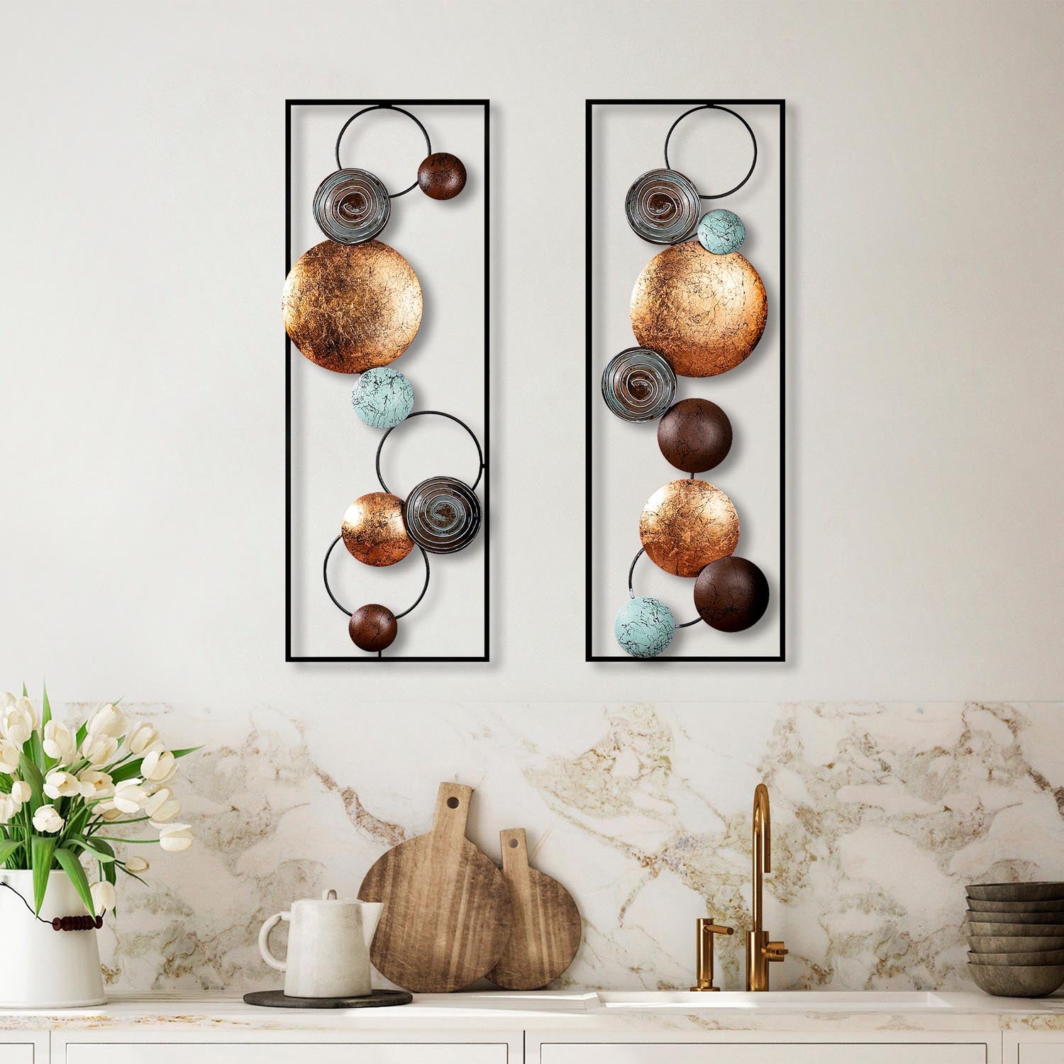 Verleihen Sie Ihrem Zuhause mit der mehrfarbigen Textured Wanddeko von Wallity einen stilvollen Akzent. Handgemalt und aus robustem Metall gefertigt, ist dieses Kunstwerk ein Blickfang für jeden Raum.