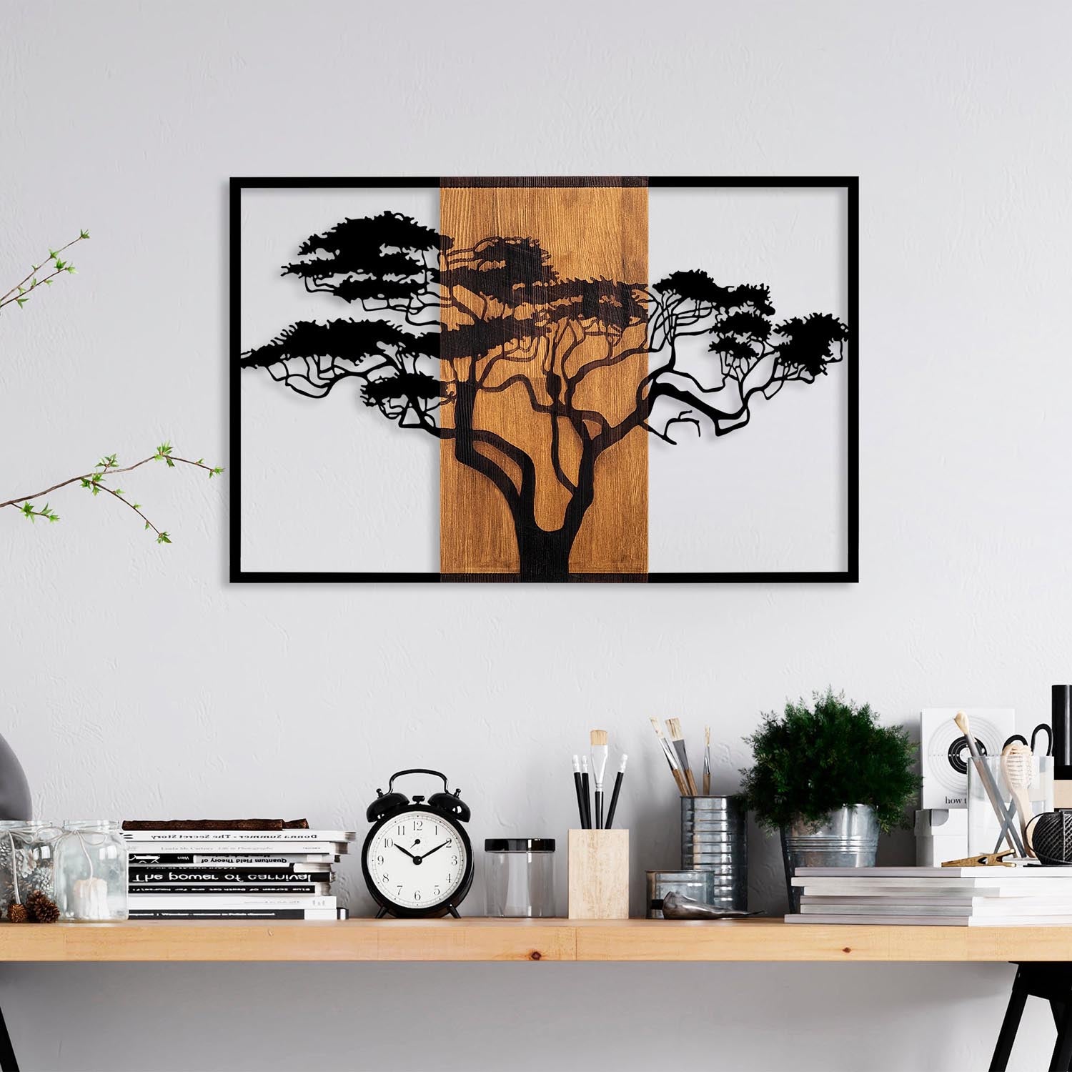 Entdecken Sie die Acacia Tree Wanddeko in Walnuss Schwarz von Wallity – ein einzigartiges Holzaccessoire, das Eleganz und Wärme in Ihr Zuhause bringt.