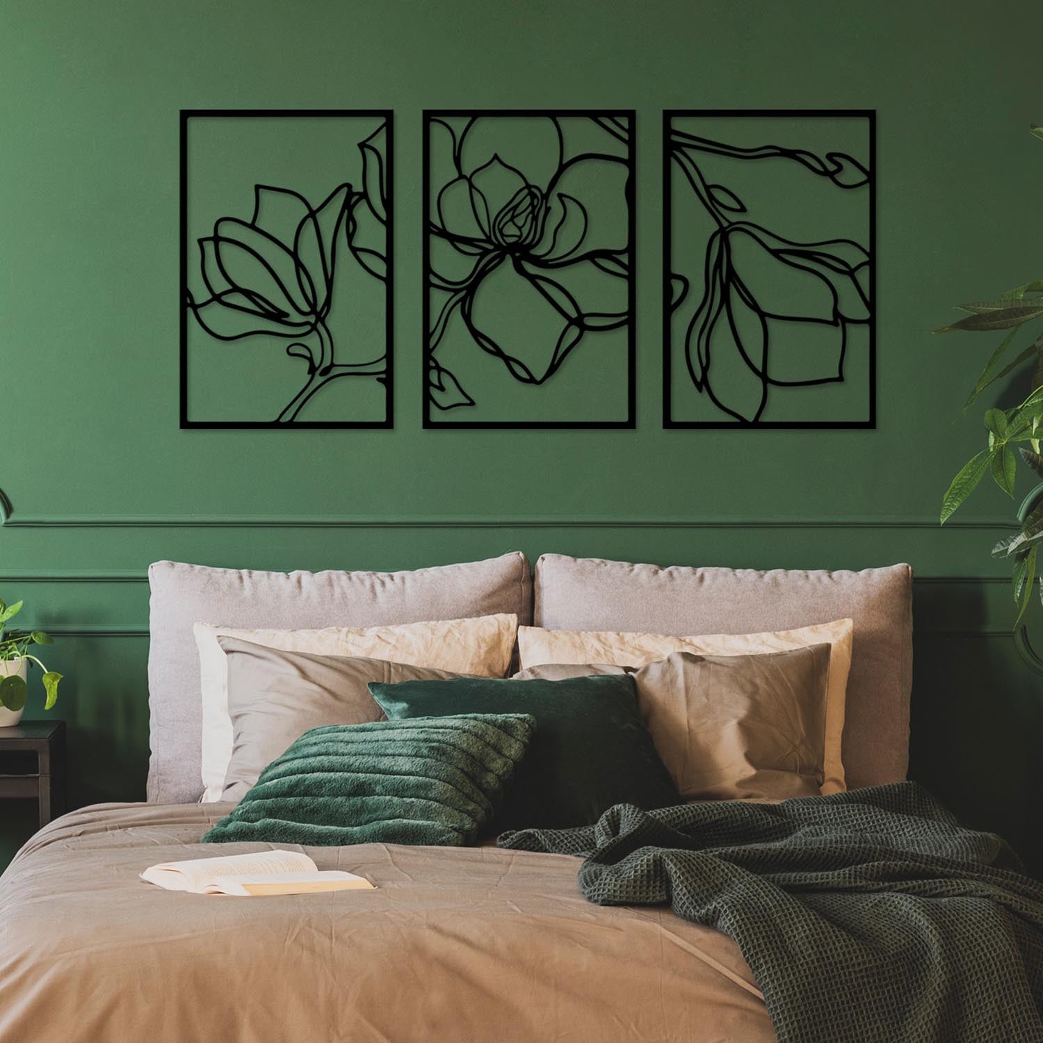 Verleihen Sie Ihrem Zuhause mit der Erbas Wanddeko von Wallity in Schwarz einen modernen Akzent. Dieses elegante Metalldesign setzt stilvolle Highlights an jeder Wand.