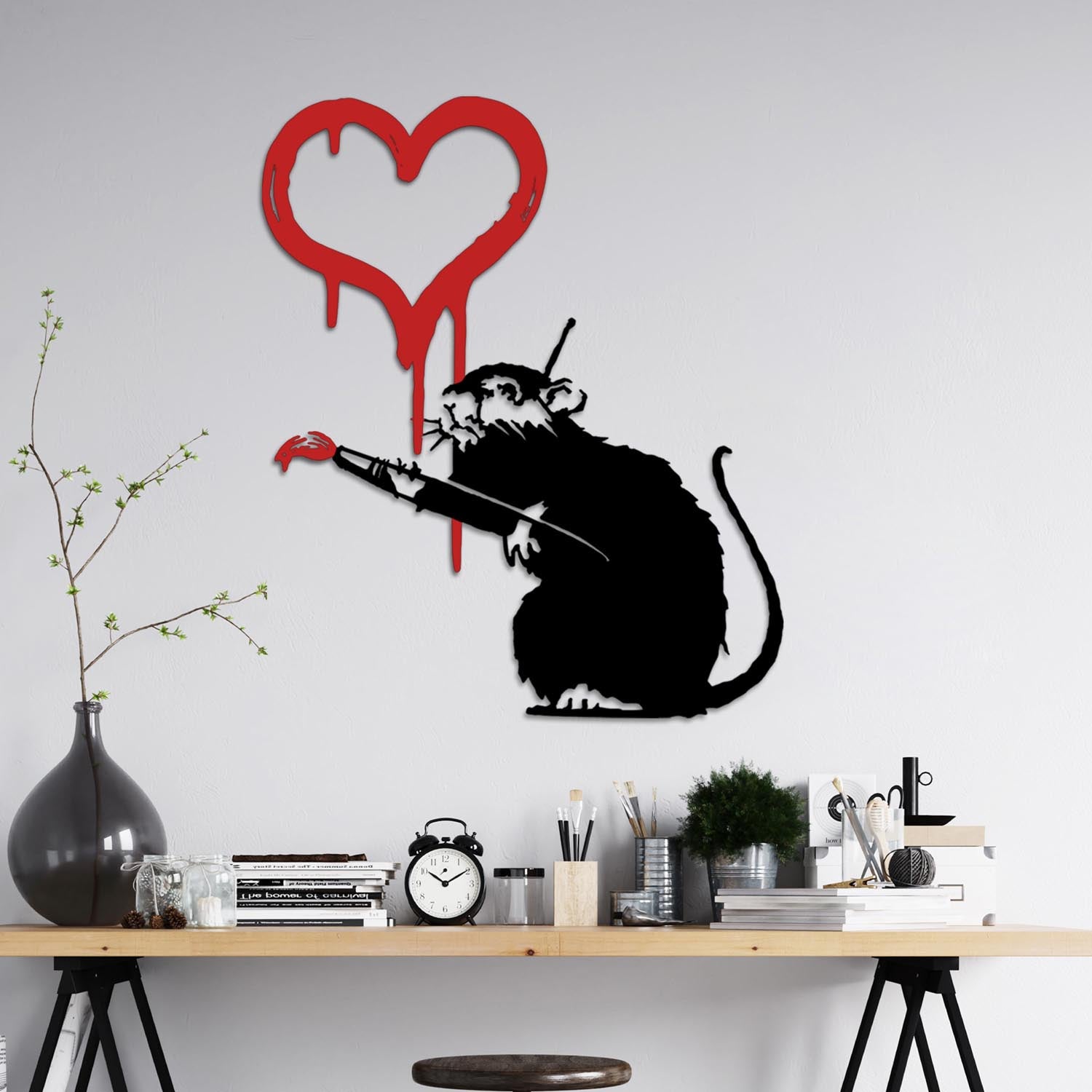 Entdecken Sie die Banksy Metal 8 Wanddeko in Weiß von Wallity – ein elegantes, minimalistisches Metallkunstwerk, das jeden Raum aufwertet.