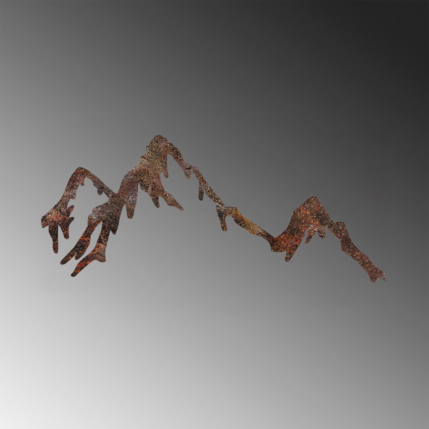 Verleihen Sie Ihrem Zuhause mit der handgemalten Wanddeko "Rusty Mountain" von Wallity einen Hauch von Vintage-Charme und Eleganz!