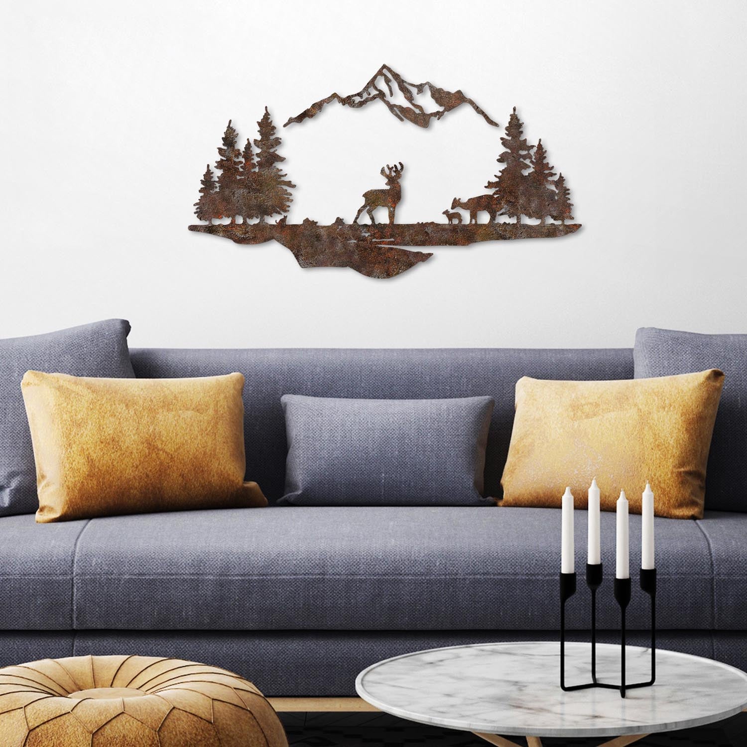 Entdecken Sie die handbemalte Wanddeko "Rusty Landscape 1" von Wallity – ein einzigartiges Metallkunstwerk, das Ihrem Zuhause Vintage-Charme verleiht.