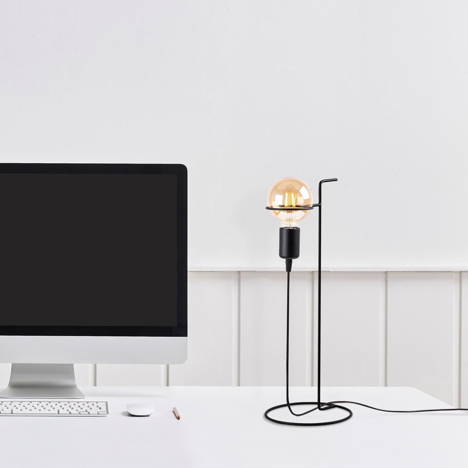 Pota table lamp - black