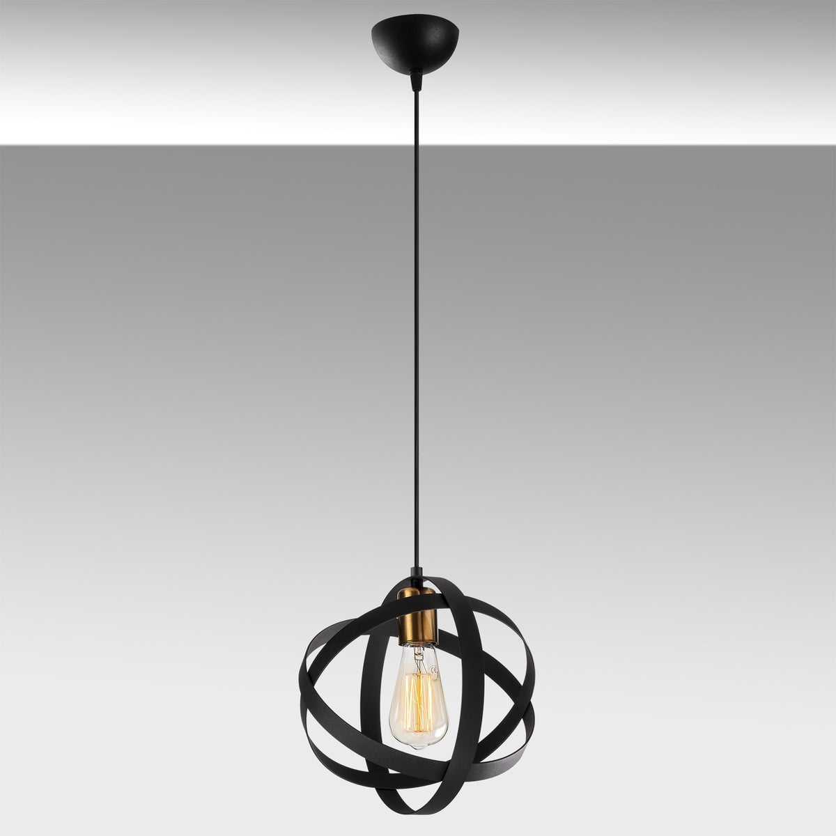 Gezegen Pendellampe - Schwarz Antiquität in Schwarz Antiquität präsentiert im Onlineshop von KAQTU Design AG. Pendelleuchte ist von Opviq