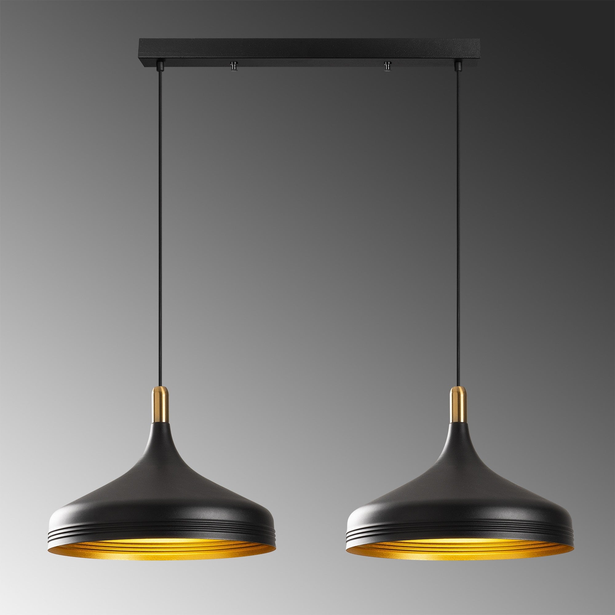 Verleihen Sie Ihrem Raum mit der Sağlam Pendelleuchte in Schwarz Gold von Opviq einen Hauch von Luxus und zeitgemäßem Design.