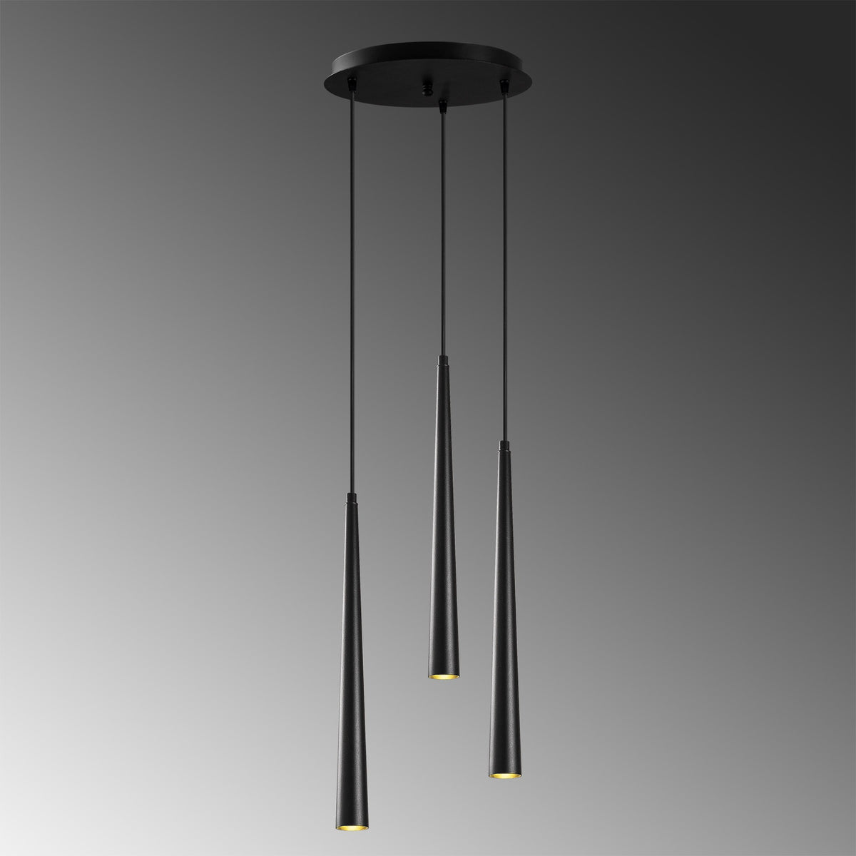 Uğur Pendellampe - Schwarz in Schwarz präsentiert im Onlineshop von KAQTU Design AG. Pendelleuchte ist von Opviq