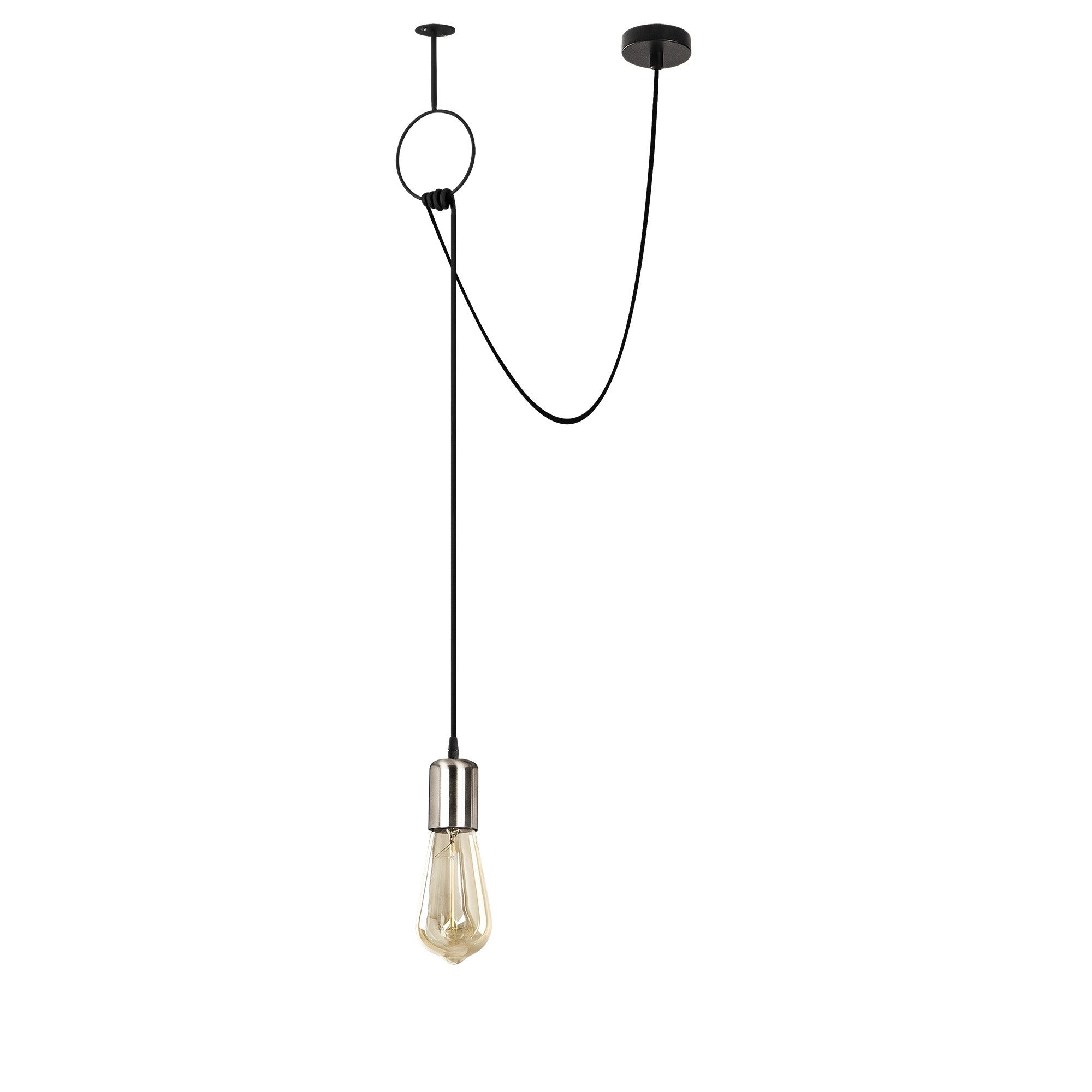 Verleihen Sie Ihrem Raum mit der Sırın Pendelleuchte in Schwarz Nickel von Opviq einen Hauch von Eleganz und zeitloser Schönheit.