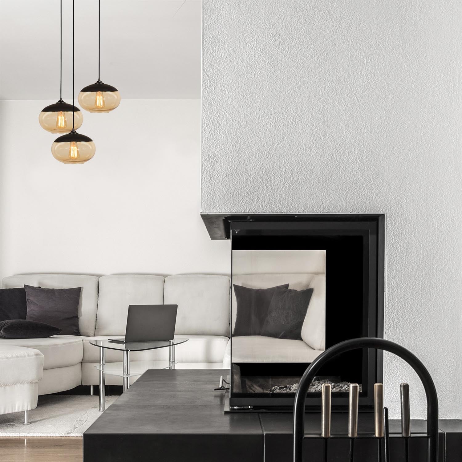 Entdecken Sie die Camini Pendelleuchte in Schwarz und Honig von Opviq – ein stilvolles Highlight für jeden Raum, das Eleganz und Charme vereint.