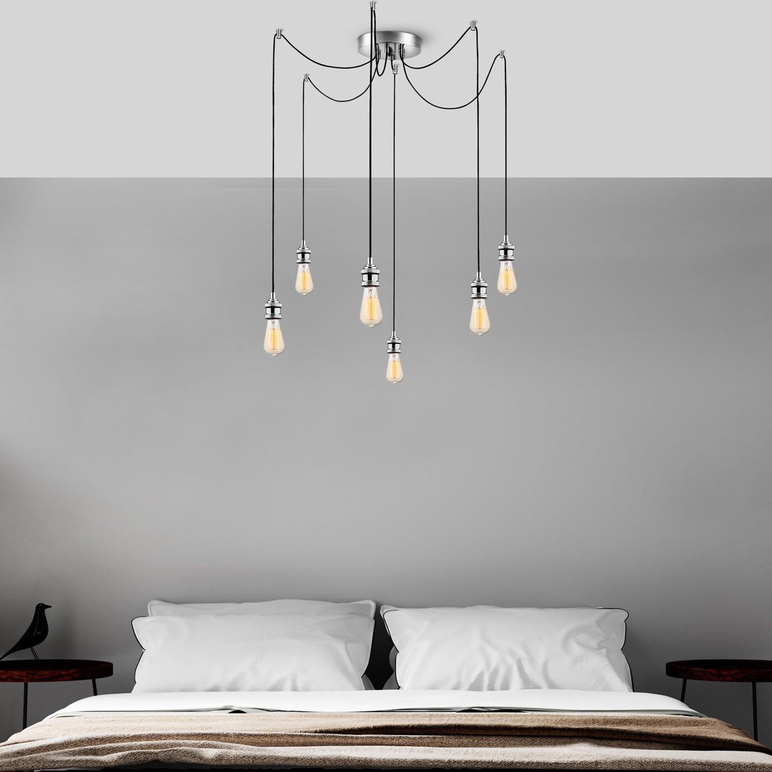 Entdecken Sie die Kabluni Pendelleuchte von Opviq in glänzendem Chrom. Ihr elegantes Design und die vielseitige Beleuchtung machen sie zum perfekten Highlight in jedem Zuhause.