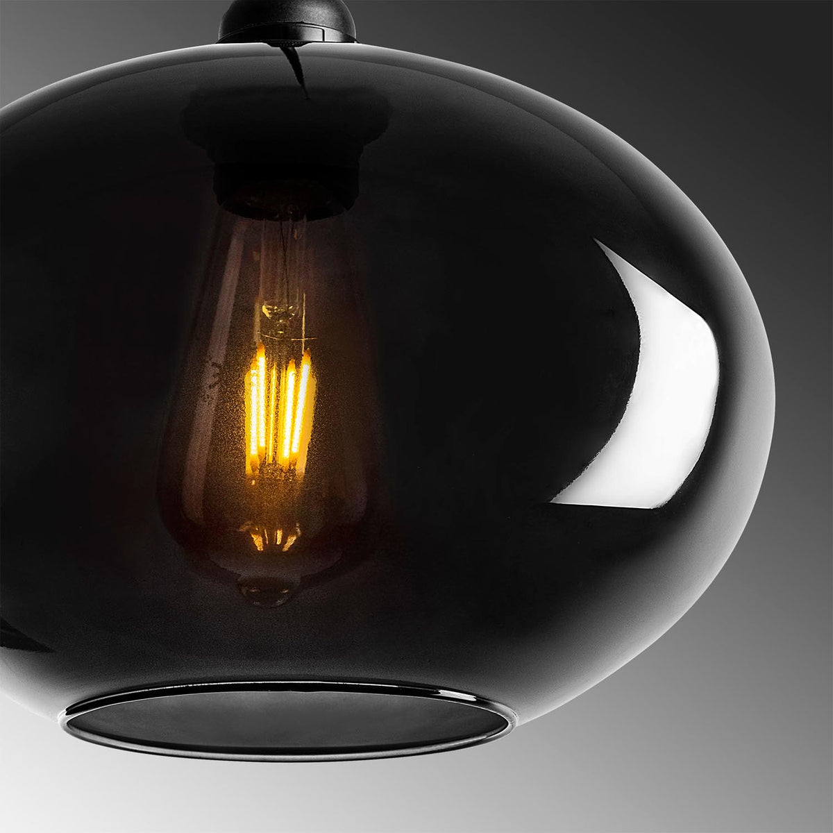 Smoked Pendellampe - Rauch in Rauch präsentiert im Onlineshop von KAQTU Design AG. Pendelleuchte ist von Opviq