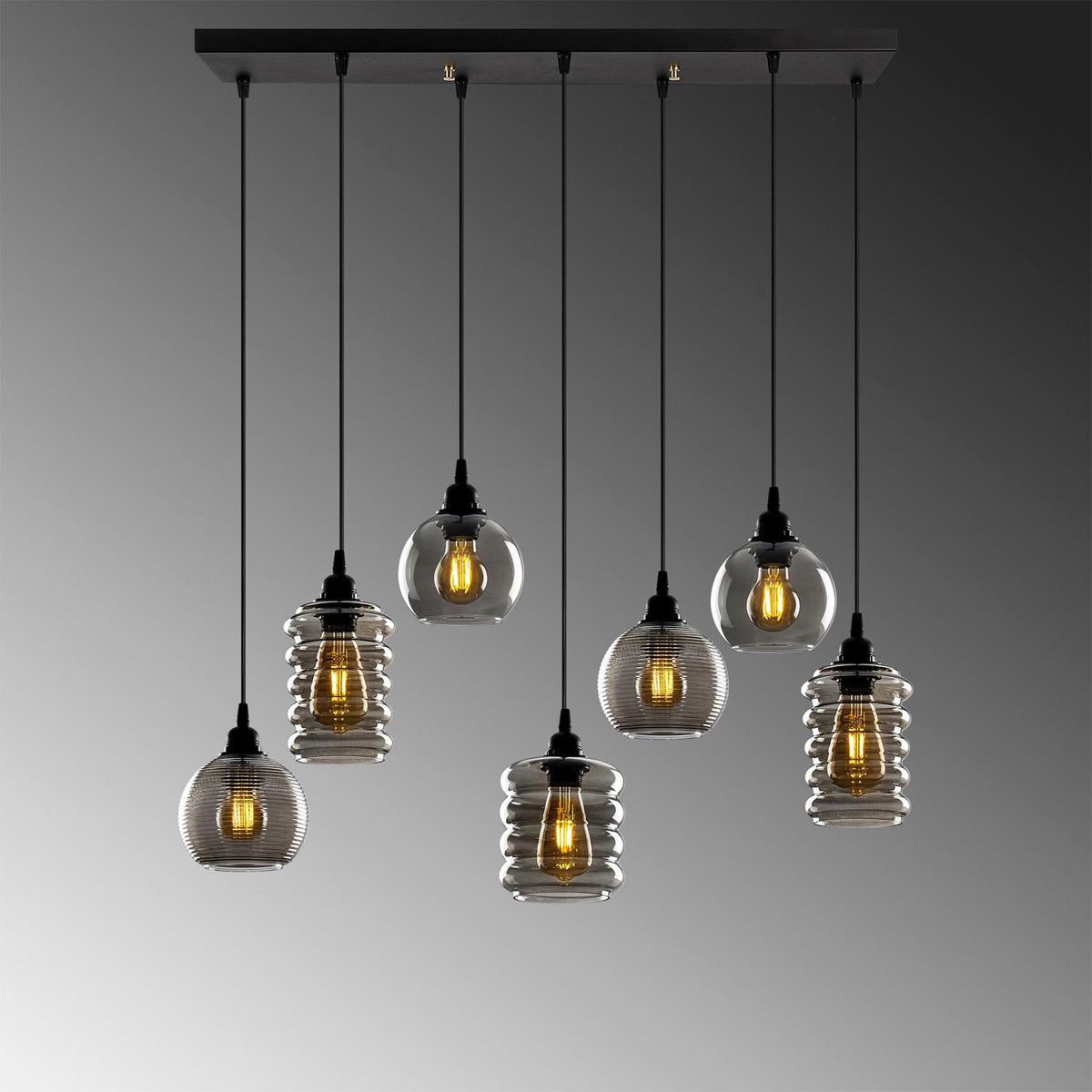 Smoked Pendellampe - Rauch in Rauch präsentiert im Onlineshop von KAQTU Design AG. Pendelleuchte ist von Opviq