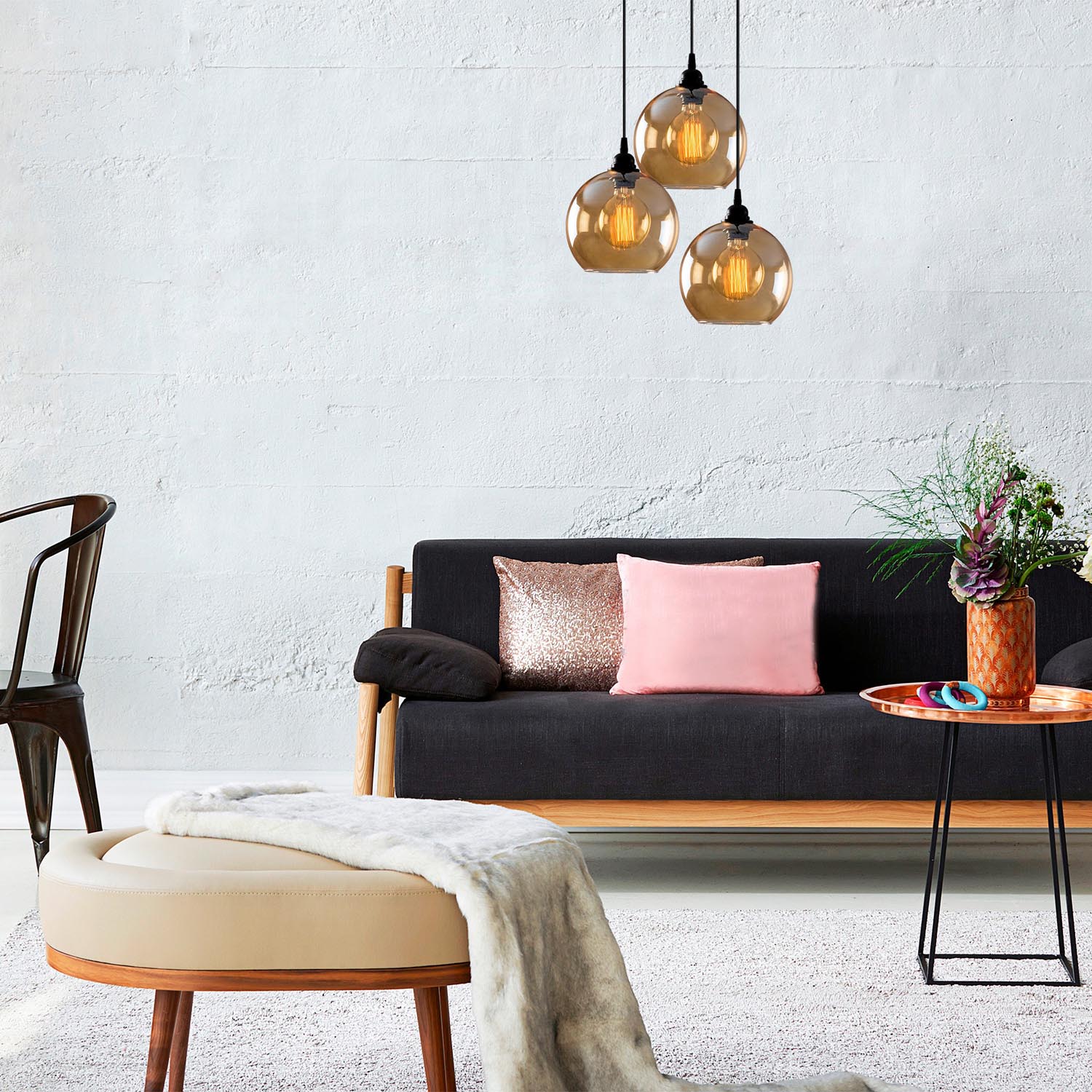 Entdecken Sie die elegante Gold Pendelleuchte von Opviq in Gold und Schwarz. Perfekt für stilvolle Akzente in jedem Raum!