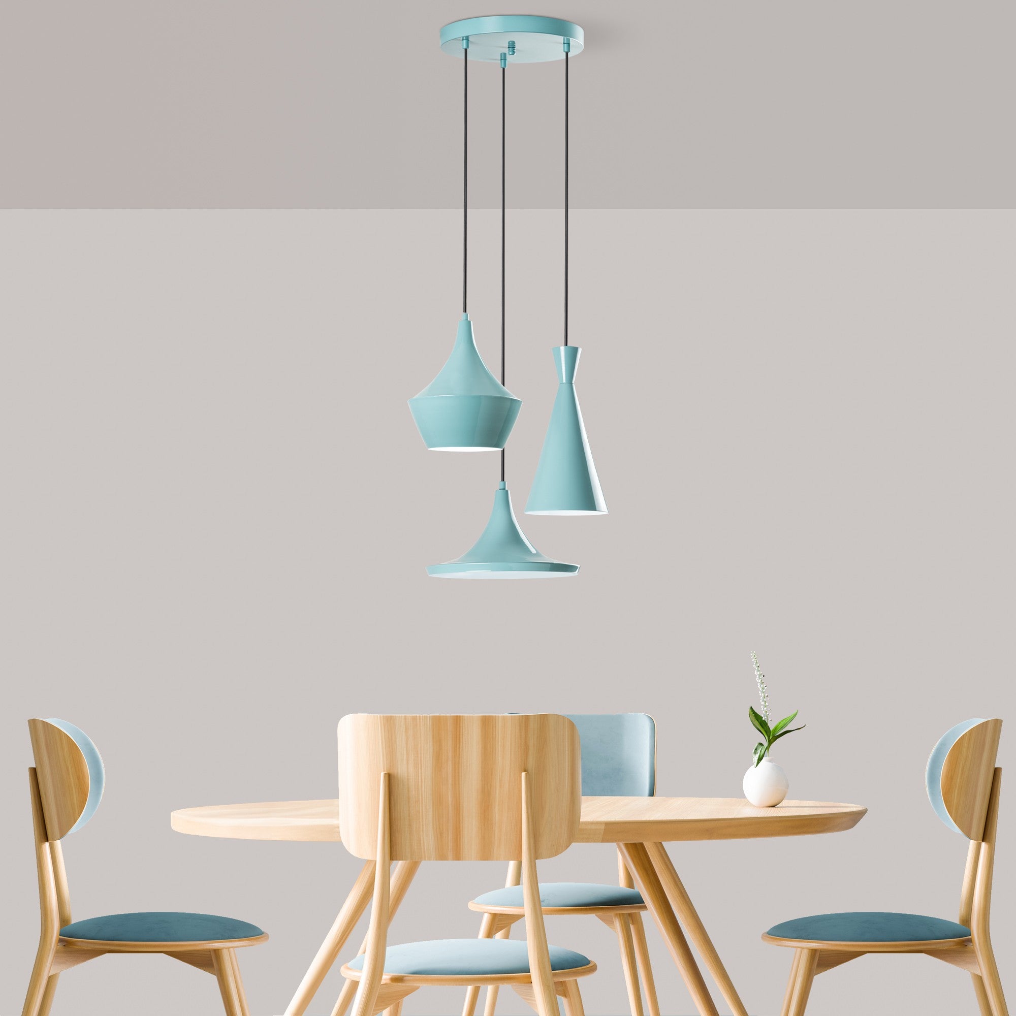 Entdecken Sie die Tom Pendelleuchte in Türkis von Opviq – ein elegantes Design-Highlight für jeden Raum, das Atmosphäre und Stil vereint.