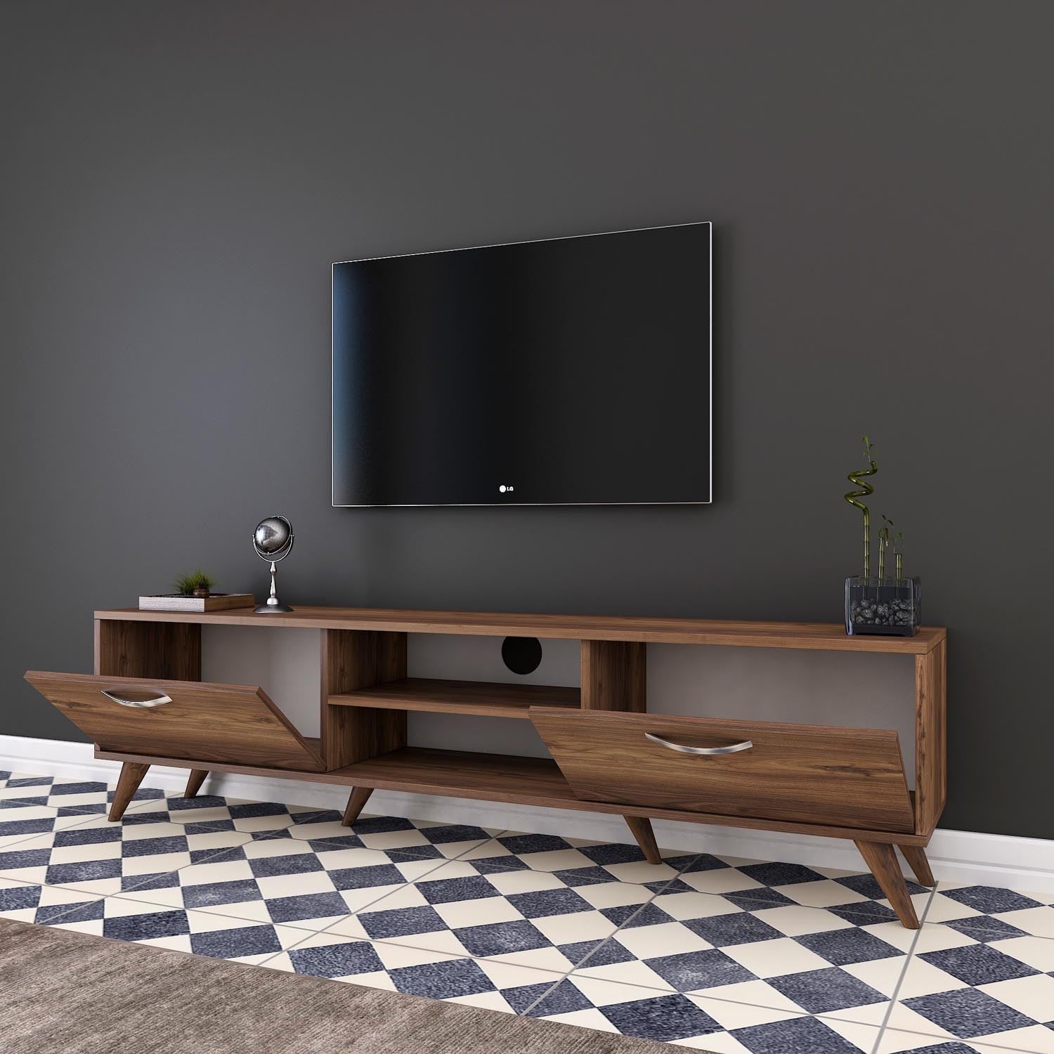 Verleihen Sie Ihrem Wohnraum mit dem A9 Sideboard in Walnuss von Hanah Home Eleganz und Ordnung. Ideal für Ihr Entertainment-Center!