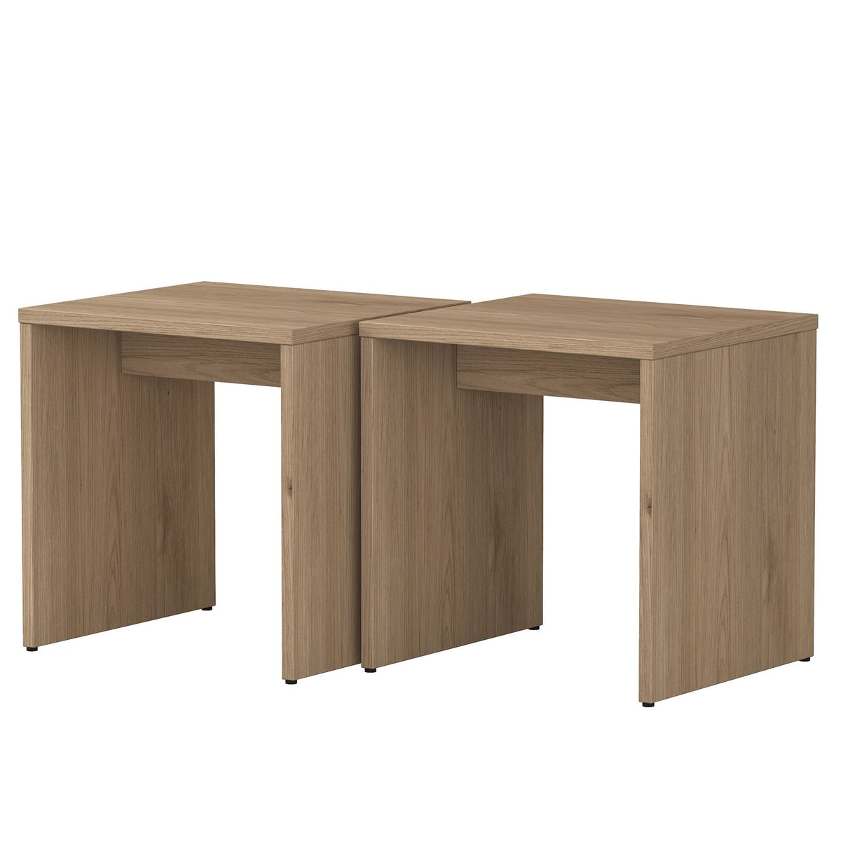 Dreiteiliges Couchtisch-Set in Travertin-Optik von Hanah Home, bestehend aus einem grossen Tisch und zwei kleineren Beistelltischen aus melaminbeschichteter Spanplatte.