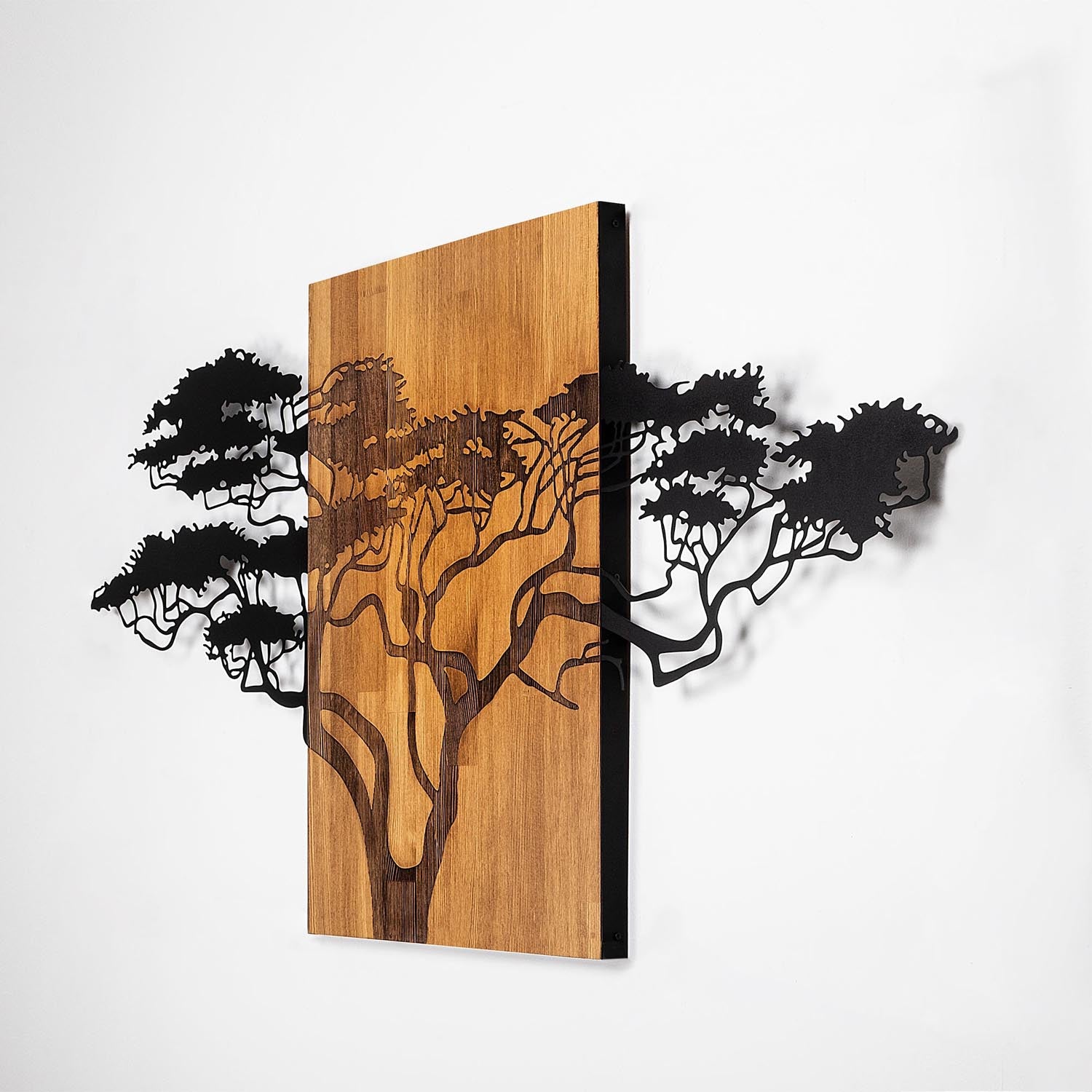 Entdecken Sie die Acacia Tree Wanddeko in Schwarznuss von Wallity – ein einzigartiges Kunstwerk, das Stil und Wärme in jeden Raum bringt.