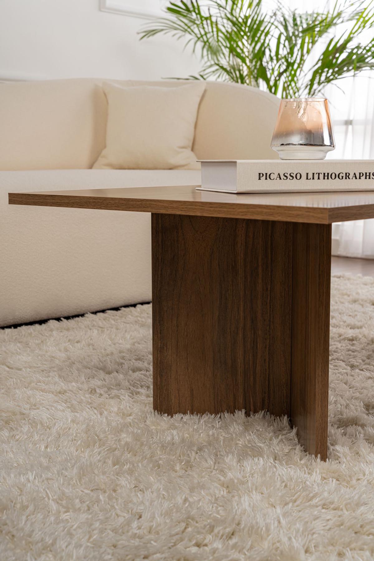 Sabin Sofatisch - Walnuss in Walnuss präsentiert im Onlineshop von KAQTU Design AG. Couchtisch ist von Nordure