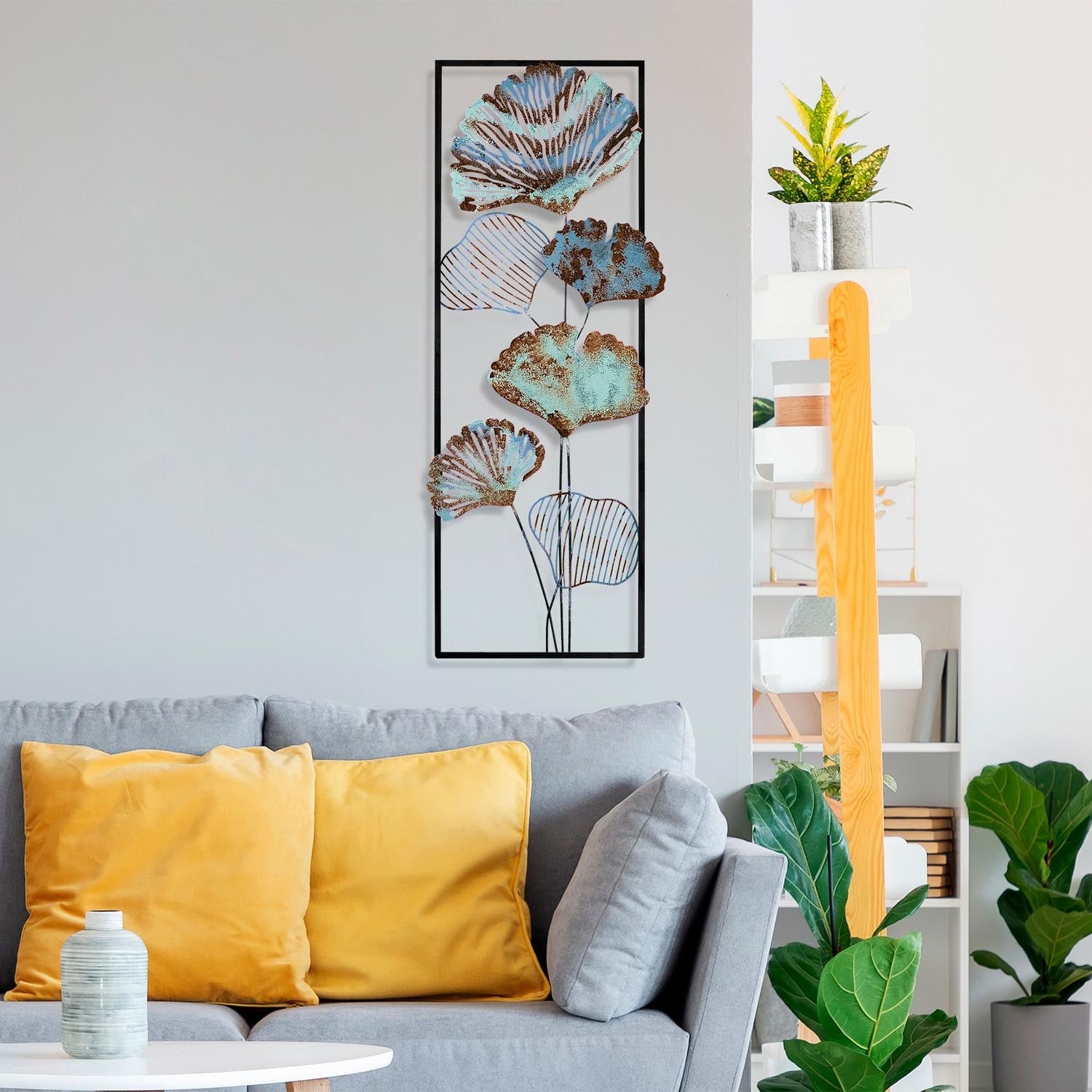 Verleihen Sie Ihrem Zuhause mit der Fig 3 Wanddeko von Wallity einen Hauch von Eleganz. Dieses einzigartige, handbemalte Metallstück verwandelt jeden Raum.