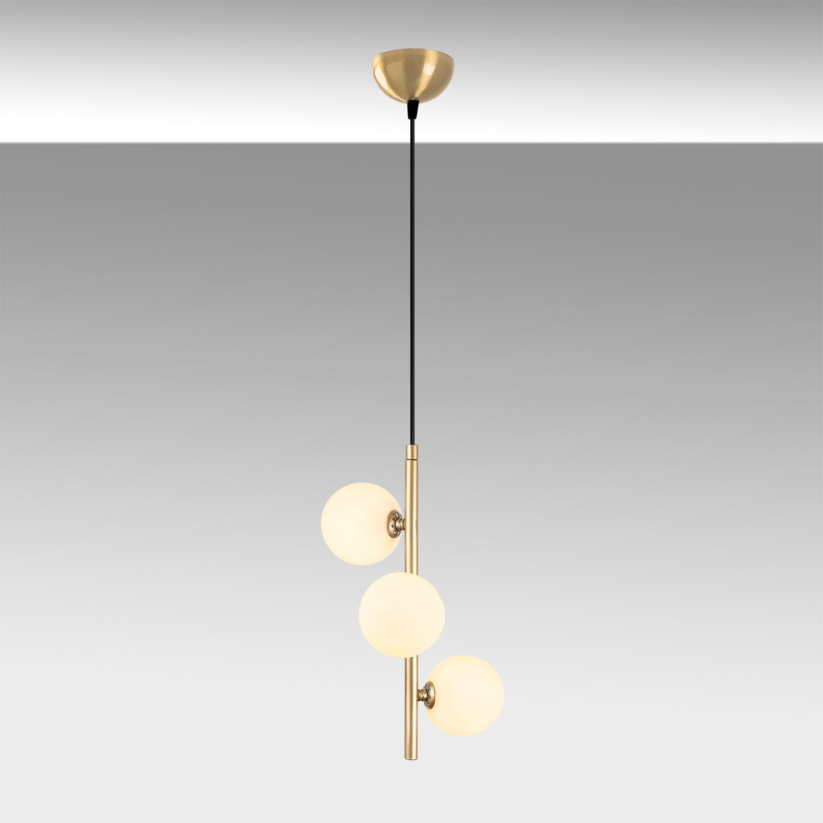 Domino Pendellampe - Gold in Gold präsentiert im Onlineshop von KAQTU Design AG. Pendelleuchte ist von Opviq