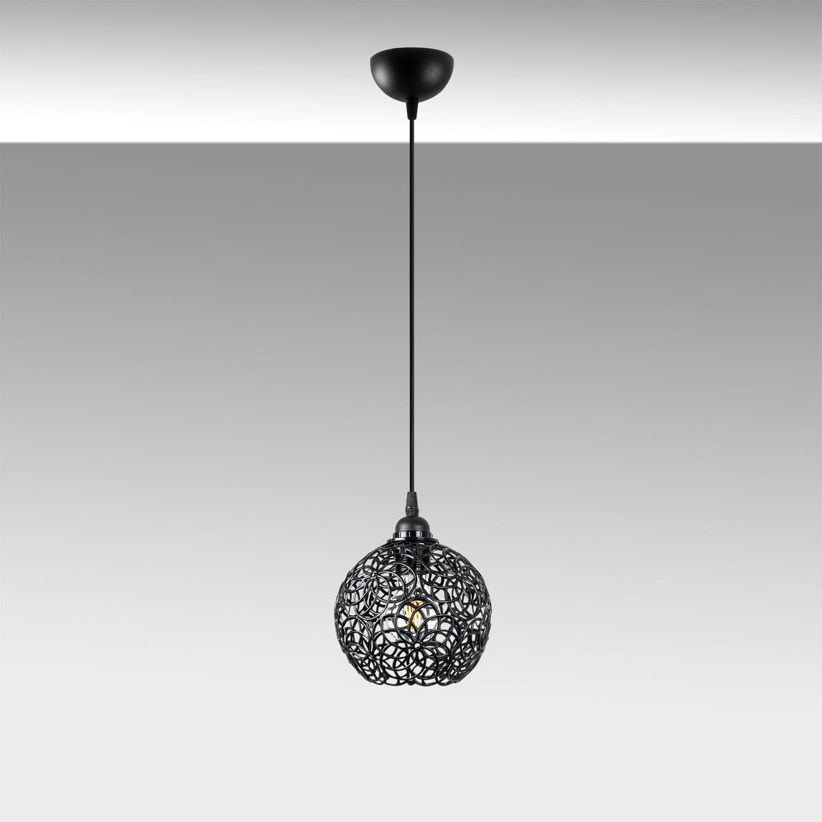 Hay Pendellampe - Schwarz in Schwarz präsentiert im Onlineshop von KAQTU Design AG. Pendelleuchte ist von Opviq