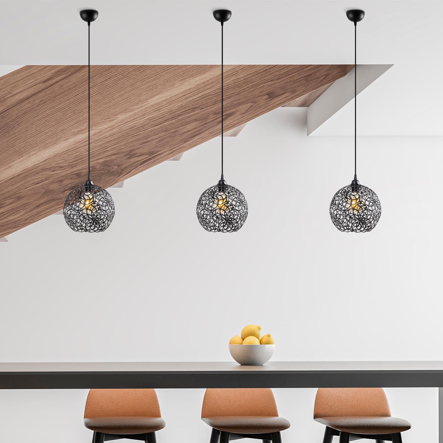 Verleihen Sie Ihrem Zuhause mit der Hay Pendelleuchte in Schwarz von Opviq einen Hauch von Eleganz und modernem Flair.