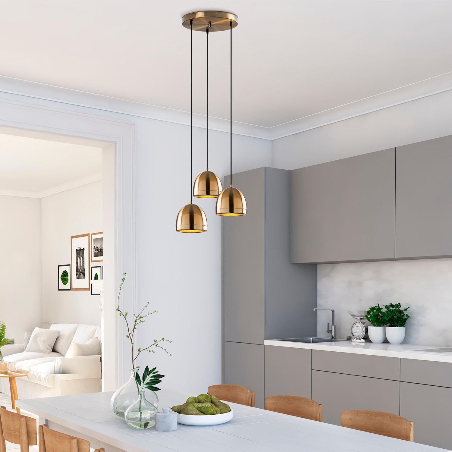 Verleihen Sie Ihrem Raum mit der Mugo Pendelleuchte von Opviq einen Hauch von Vintage-Charme. Höhenverstellbar und aus elegantem Kupfer gefertigt, sorgt sie für stimmungsvolle Beleuchtung.