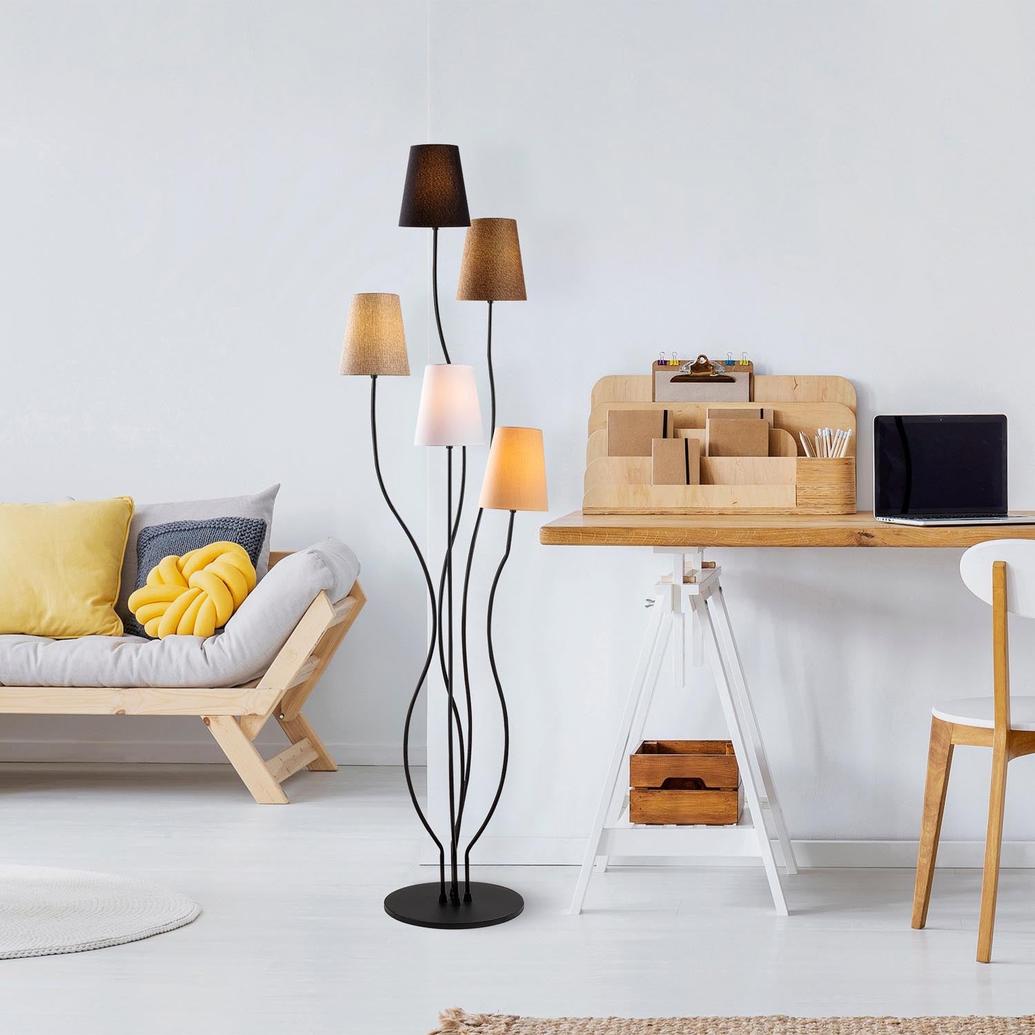 Entdecken Sie die Bonibon Stehleuchte von Opviq in Mehrfarbig – ein elegantes Design-Highlight für Ihr Zuhause, das Atmosphäre und Stil vereint.