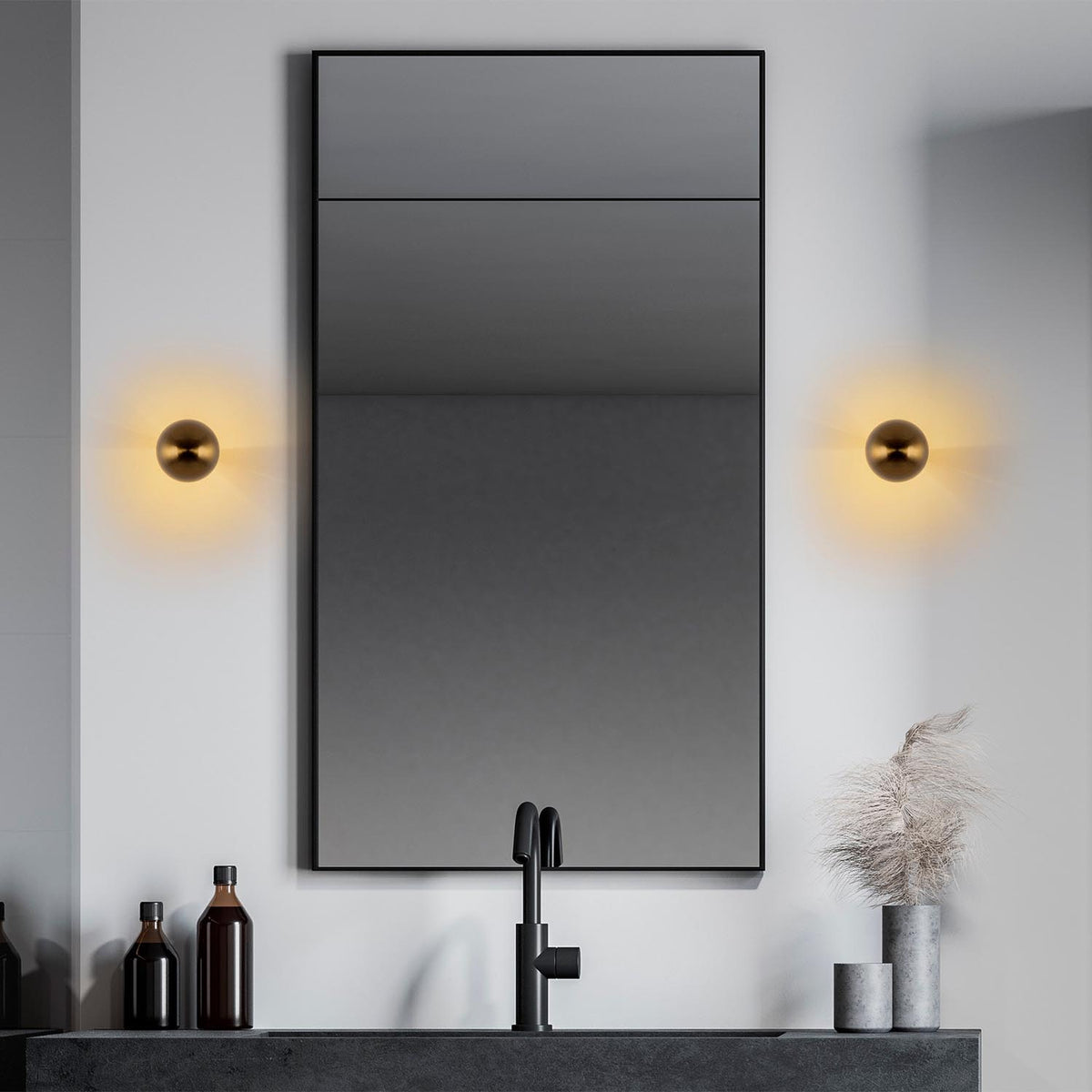 Fungal Wandleuchte - Gold in Gold präsentiert im Onlineshop von KAQTU Design AG. Wandleuchte ist von Opviq