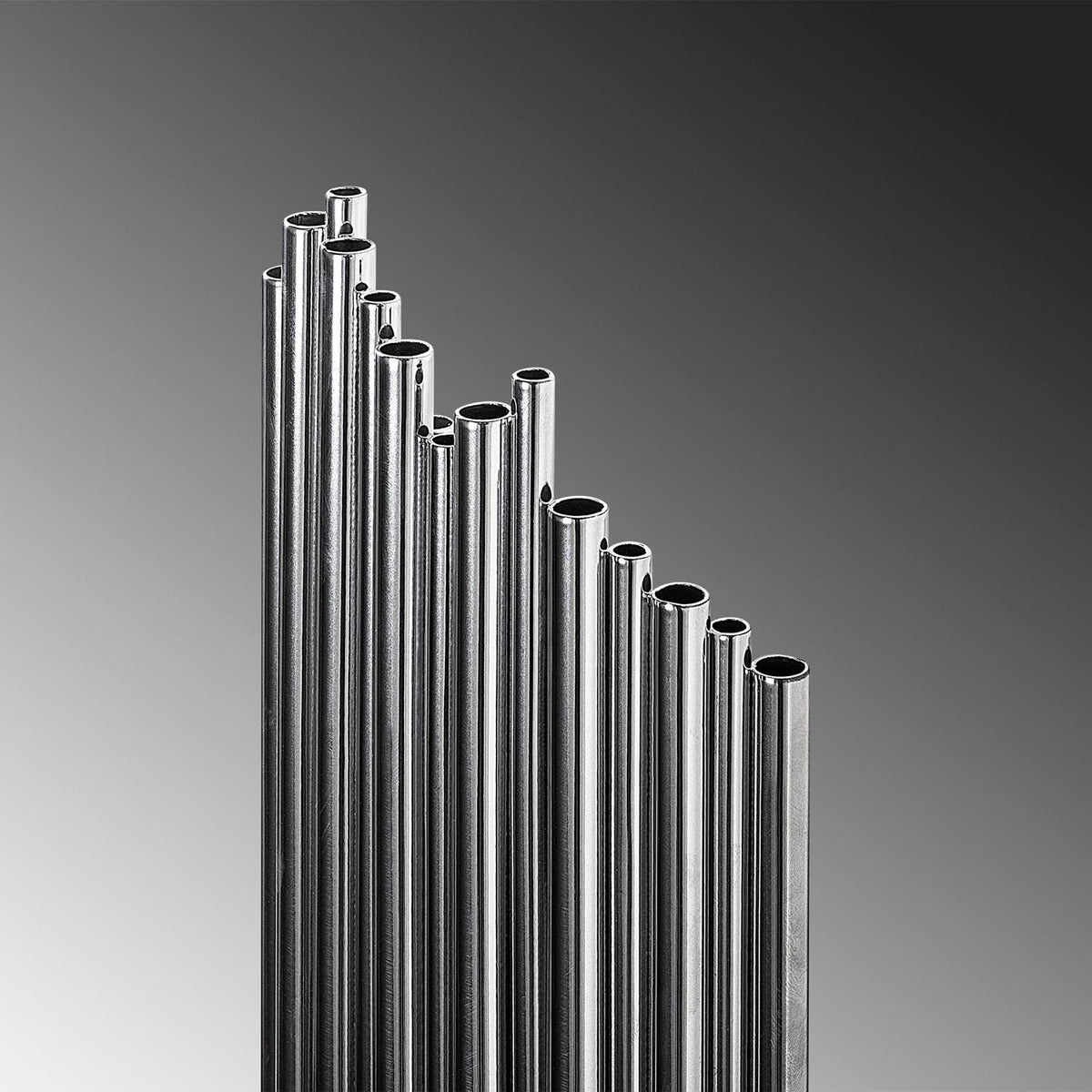 Kara Wandleuchte - Chrome in Chrome präsentiert im Onlineshop von KAQTU Design AG. Wandleuchte ist von Opviq