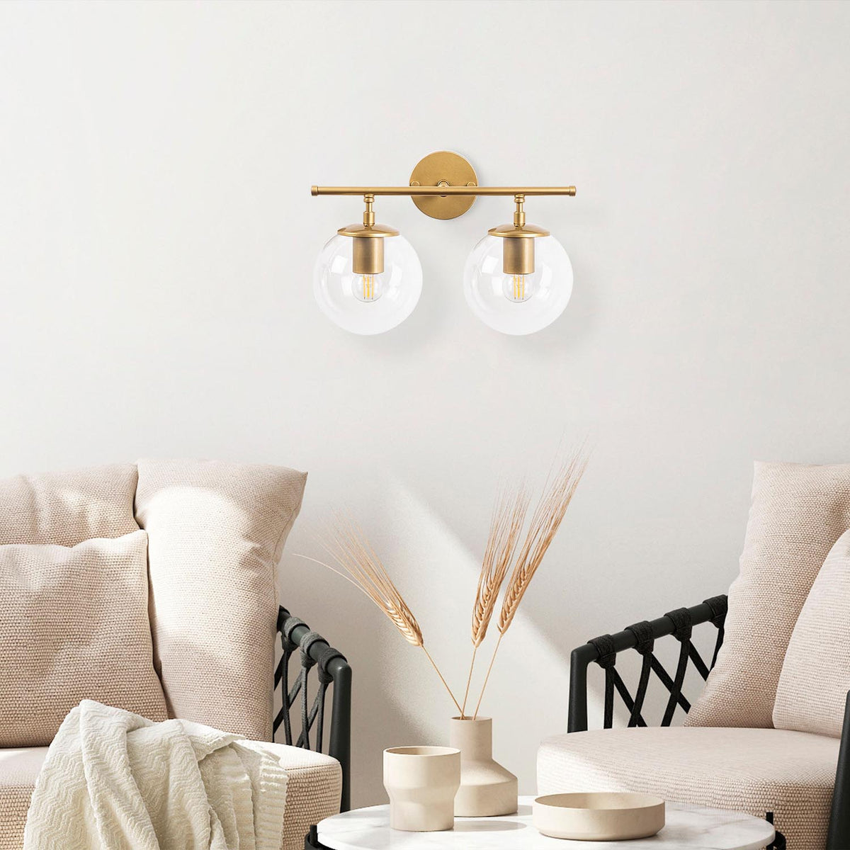 Roe Wandleuchte - Glänzendes Gold in Glänzendes Gold präsentiert im Onlineshop von KAQTU Design AG. Wandleuchte ist von Opviq