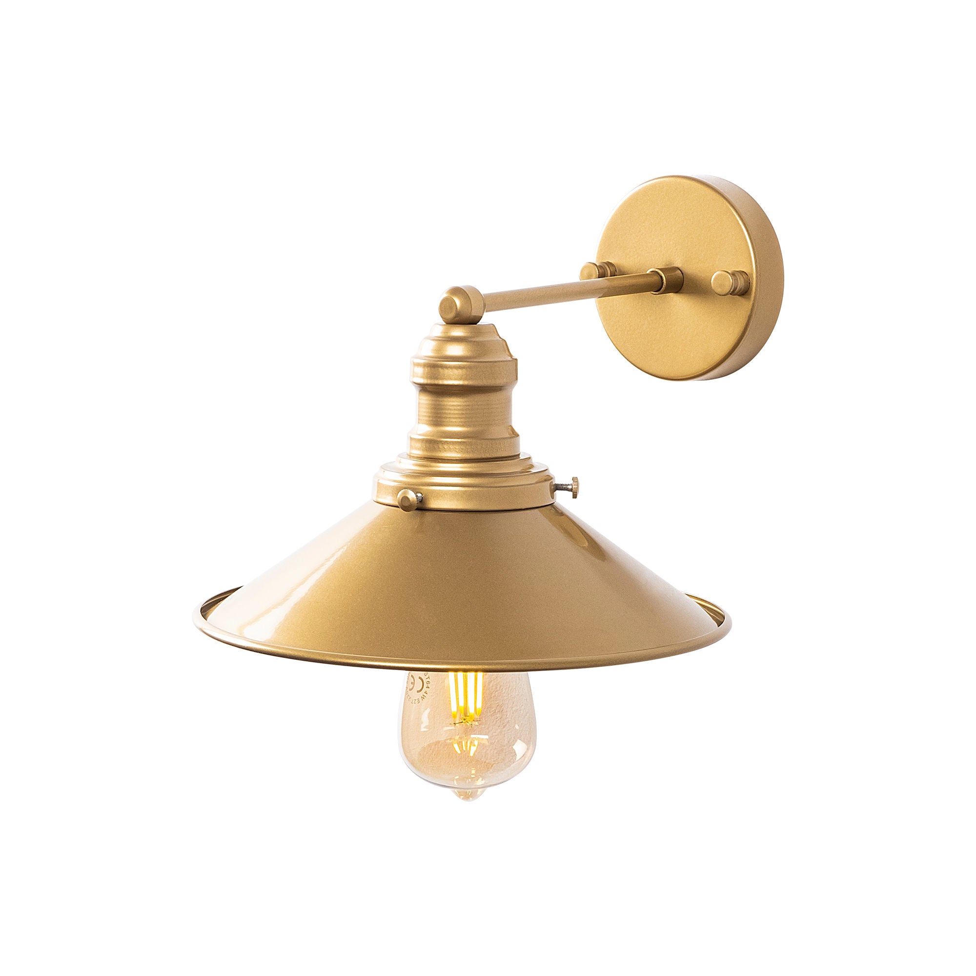 Stilvolle Conical Wandleuchte in Gold von Opviq: Setzen Sie Akzente in Ihrem Zuhause mit dieser eleganten Lampe, die für eine einladende Atmosphäre sorgt.