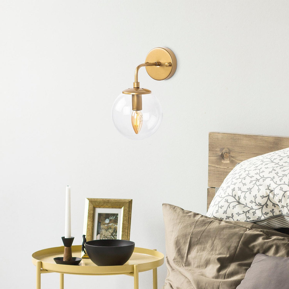Horn Wandleuchte - Gold in Gold präsentiert im Onlineshop von KAQTU Design AG. Wandleuchte ist von Opviq