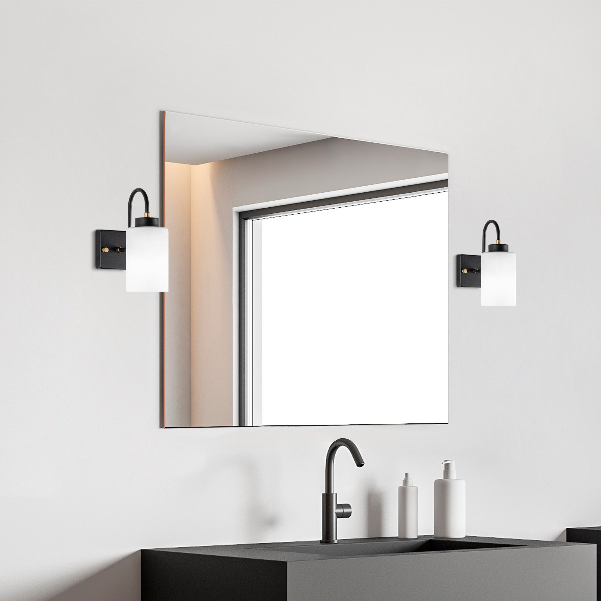 Verleihen Sie Ihrem Raum mit der Duzsuz Wandleuchte von Opviq in Gold einen Hauch von Luxus und schaffen Sie eine einladende Atmosphäre.