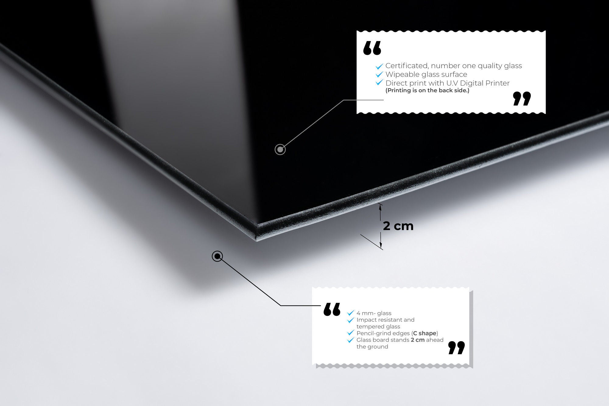 Verleihen Sie Ihrem Zuhause mit dem UV-002 von Wallity einen Hauch von Luxus! Dieses mehrfarbige Glasgemälde begeistert durch brillante Farben und zeitlose Eleganz.