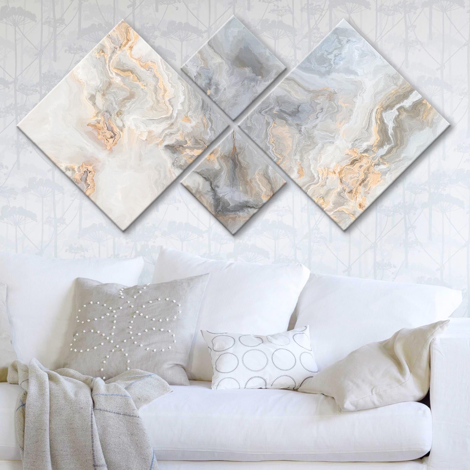 Entdecken Sie das beeindruckende 4-teilige MDF-Gemälde 4MDF1188290827 von Wallity. Verleihen Sie Ihrem Raum mit lebendigen Farben und einfacher Montage einen Hauch von Eleganz.