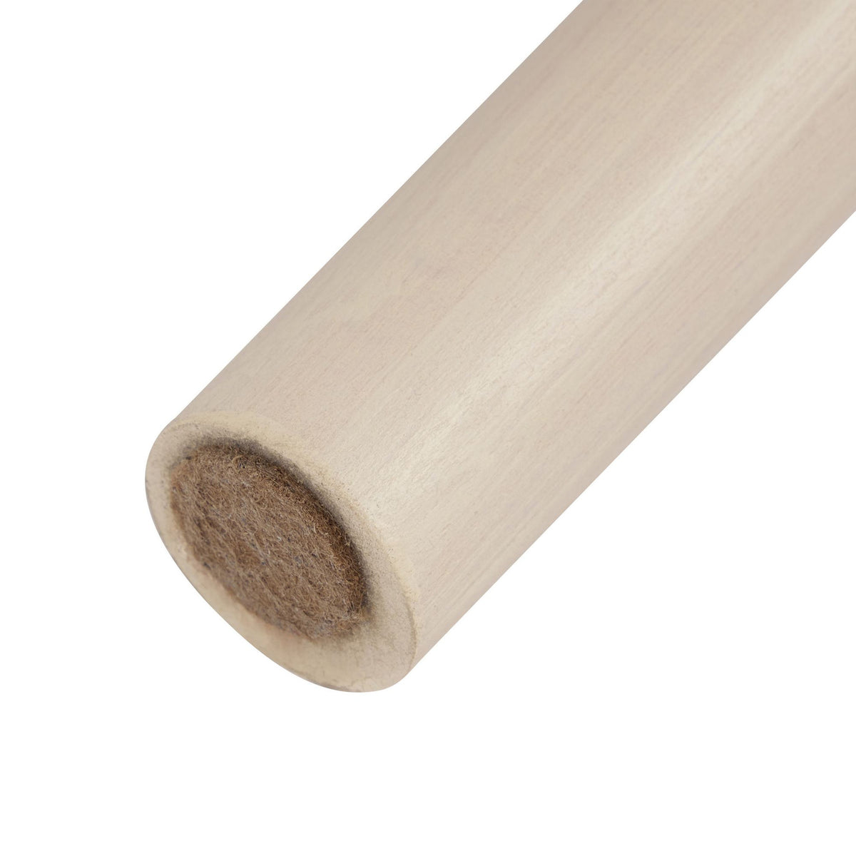 Ausziehbarer Esstisch mit heller Travertin-Optik Tischplatte und Holzbeinen in Eiche, rechteckige Form, skandinavisches Design.
