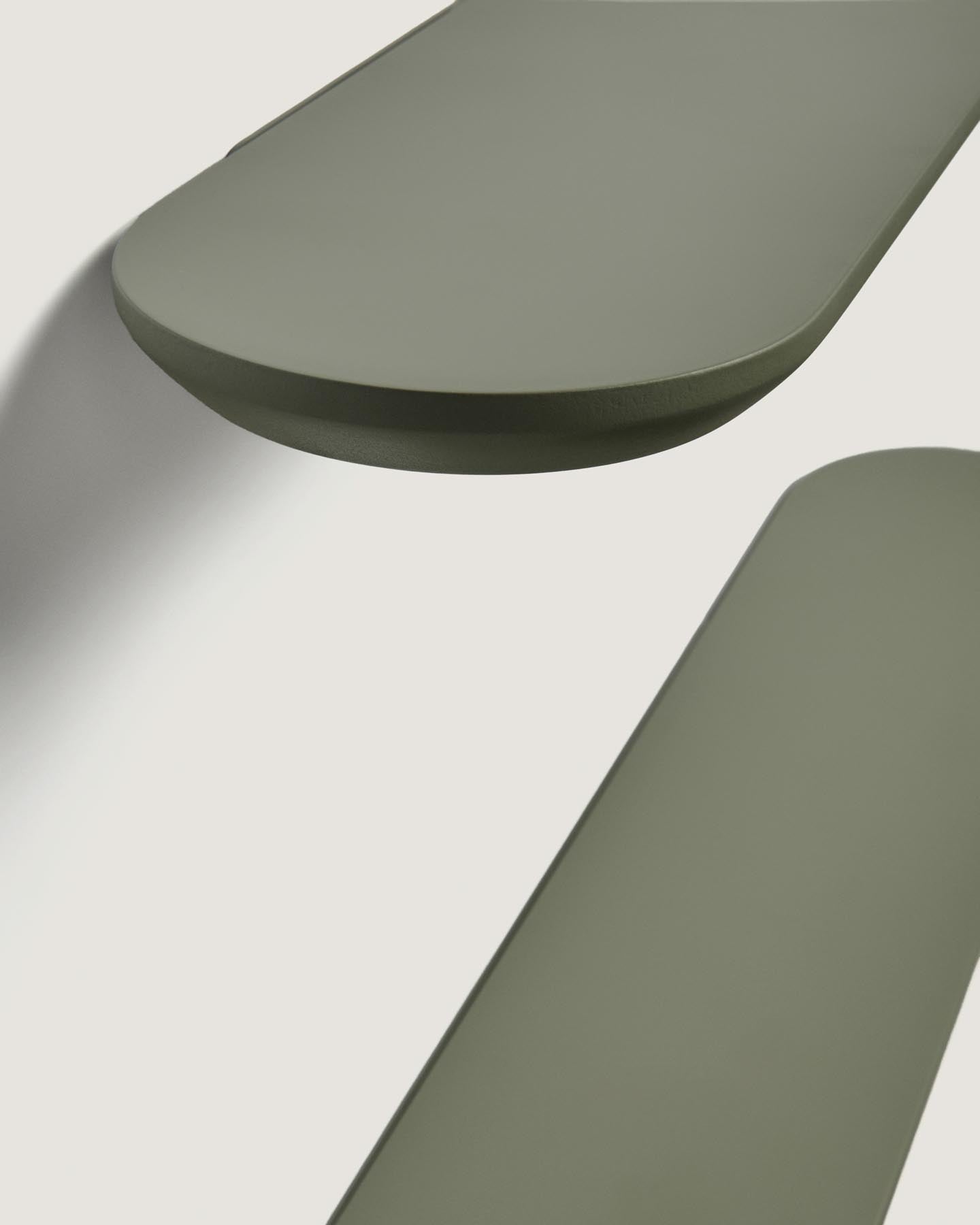 Set Arely aus 2 MDF-Regalen mit grüner Lackierung, 35 cm/55 cm in Grün präsentiert im Onlineshop von KAQTU Design AG. Badzubehör ist von Kave Home