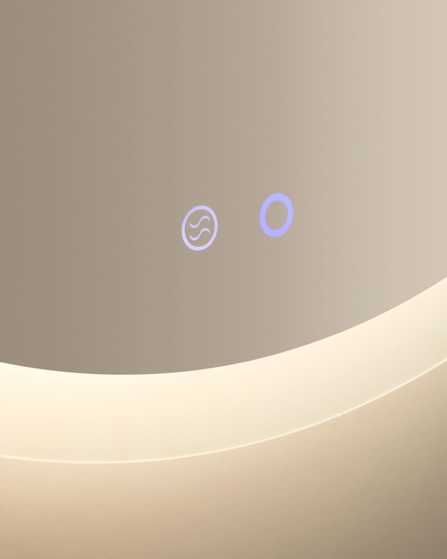 Runder Badezimmerspiegel Mervi mit LED-Licht und Anti-Beschlag-Funktion, Ø 80 cm in Transparent präsentiert im Onlineshop von KAQTU Design AG. Badzubehör ist von Kave Home