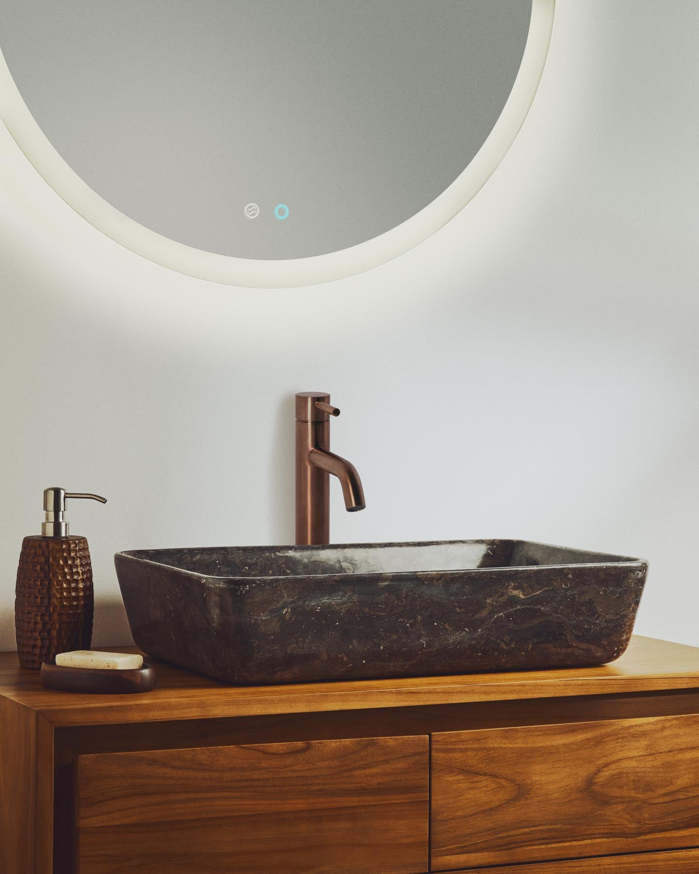 Aufsatzwaschbecken Darnen aus grauem Marmor, 55 x 35 cm in Grau präsentiert im Onlineshop von KAQTU Design AG. Badzubehör ist von Kave Home