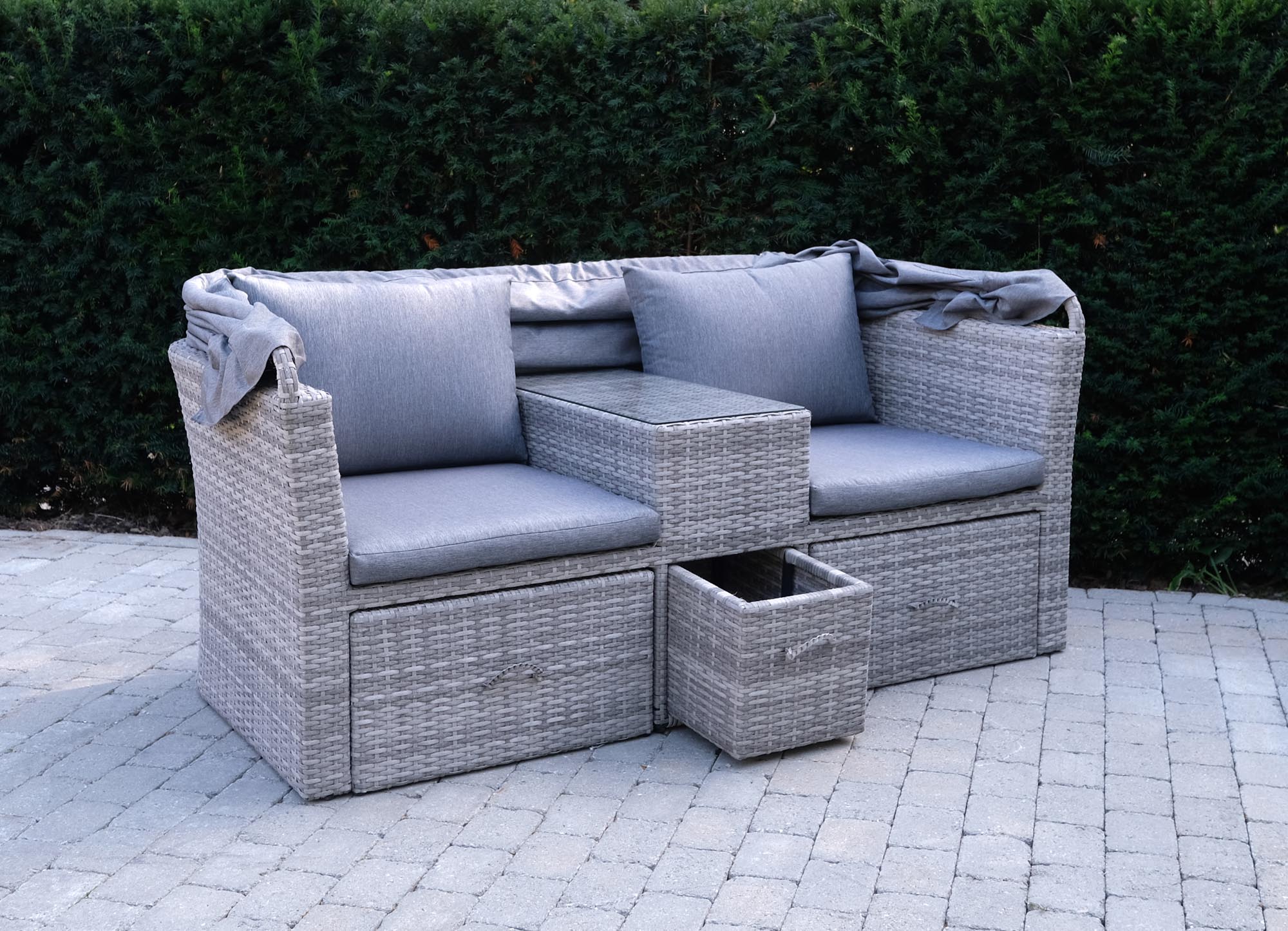 Gemütlicher Strandkorb Rügen von Be Garden, ideal für entspannte Stunden im Freien, bietet eine harmonische Verbindung von Design und Funktionalität.