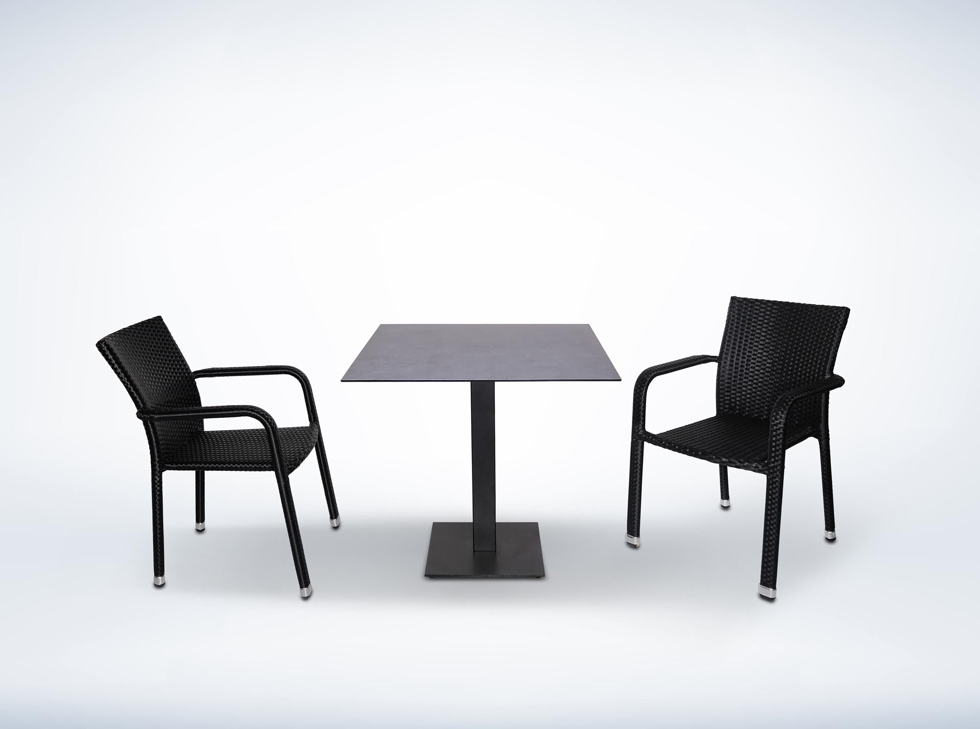 Eleganter Gartenstuhl Valerie von Be Garden, ideal für entspannte Stunden im Freien, mit modernem Design und komfortabler Sitzfläche.