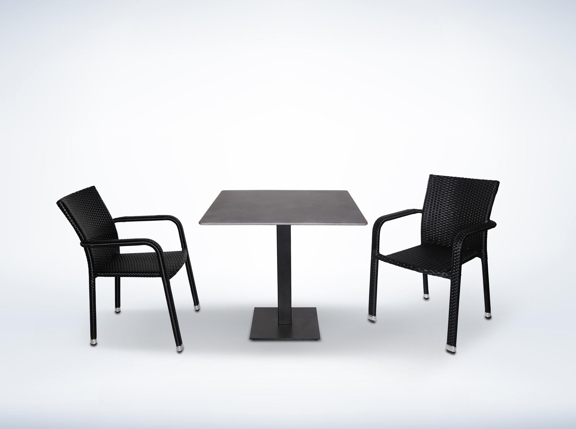 Eleganter Gartenstuhl Valerie von Be Garden, ideal für Terrasse und Garten, bietet Komfort und zeitgemäßes Design für entspannte Stunden im Freien.