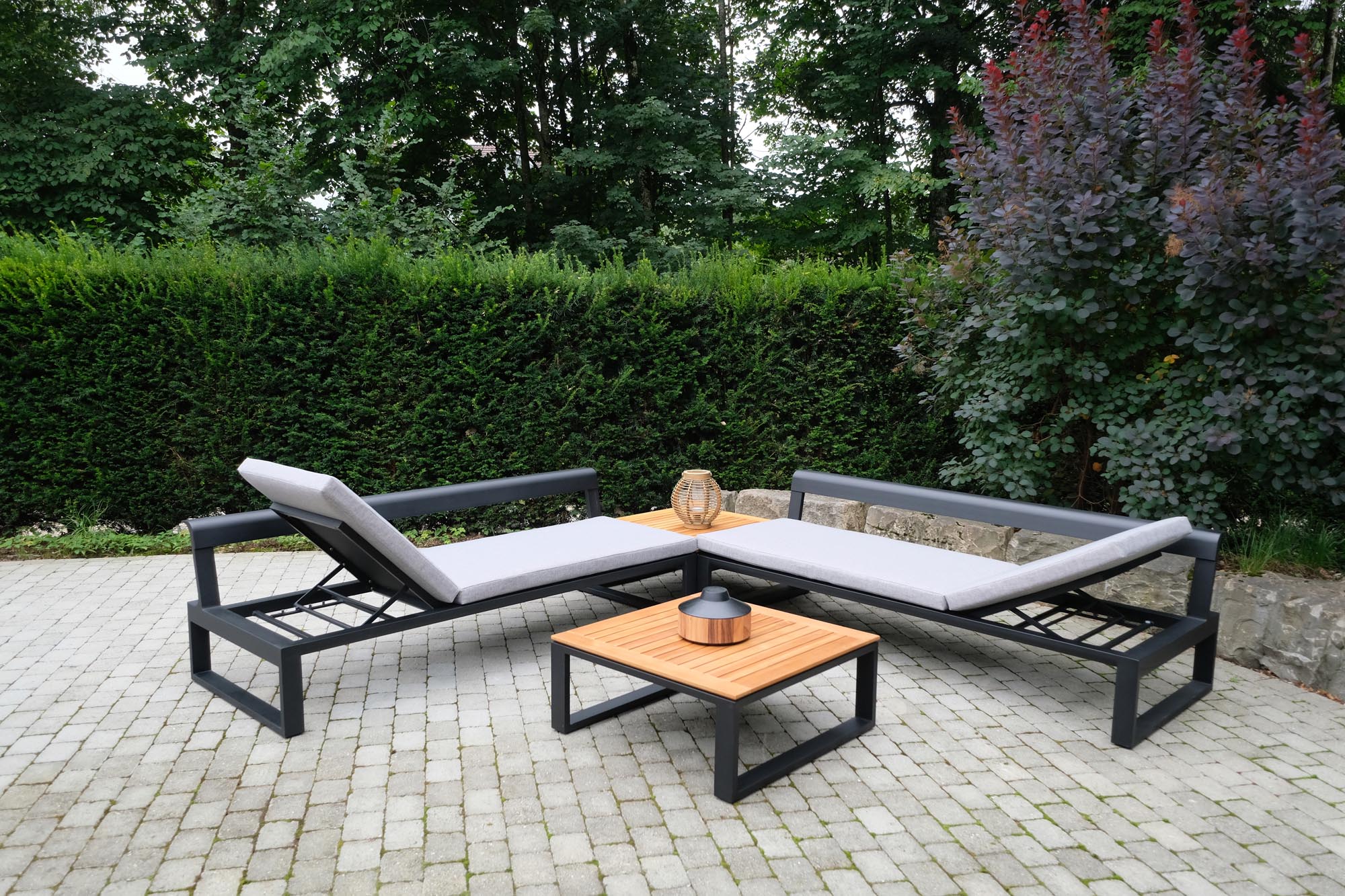 Moderner Alu-Couchtisch Florida von Be Garden, ideal für stilvolle Outdoor-Lounges und gesellige Abende im Garten.