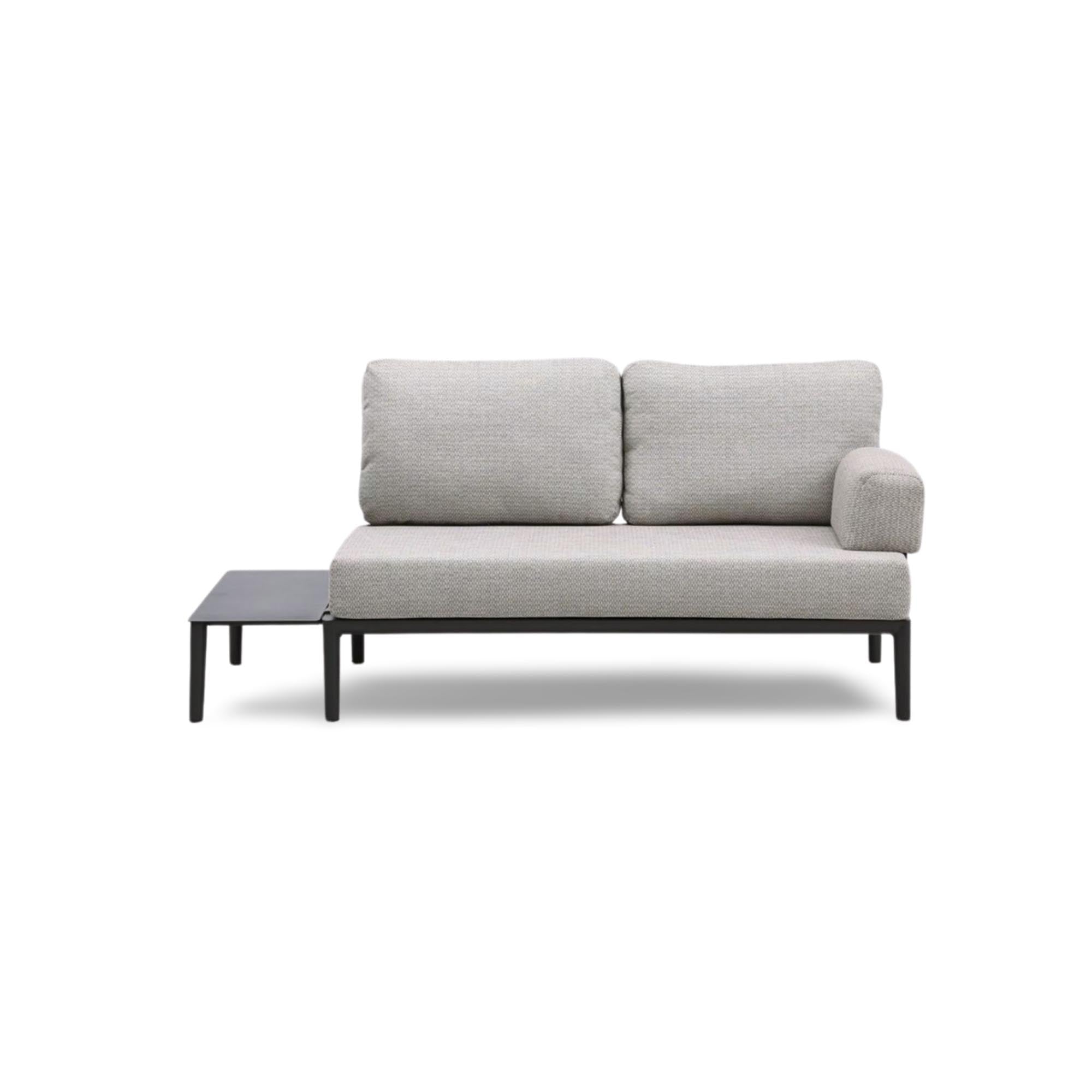 Stilvolle Armlehne für das Fiore Sofa von Be Garden, in edlem Anthrazit, ideal für gemütliche Stunden im Freien.