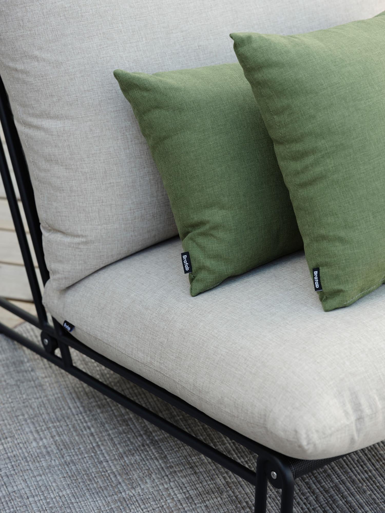 Stylischer Blixt Lounger von Be Garden, ideal für entspannte Stunden im Freien. Robuste Bauweise und modernes Design für jeden Garten.
