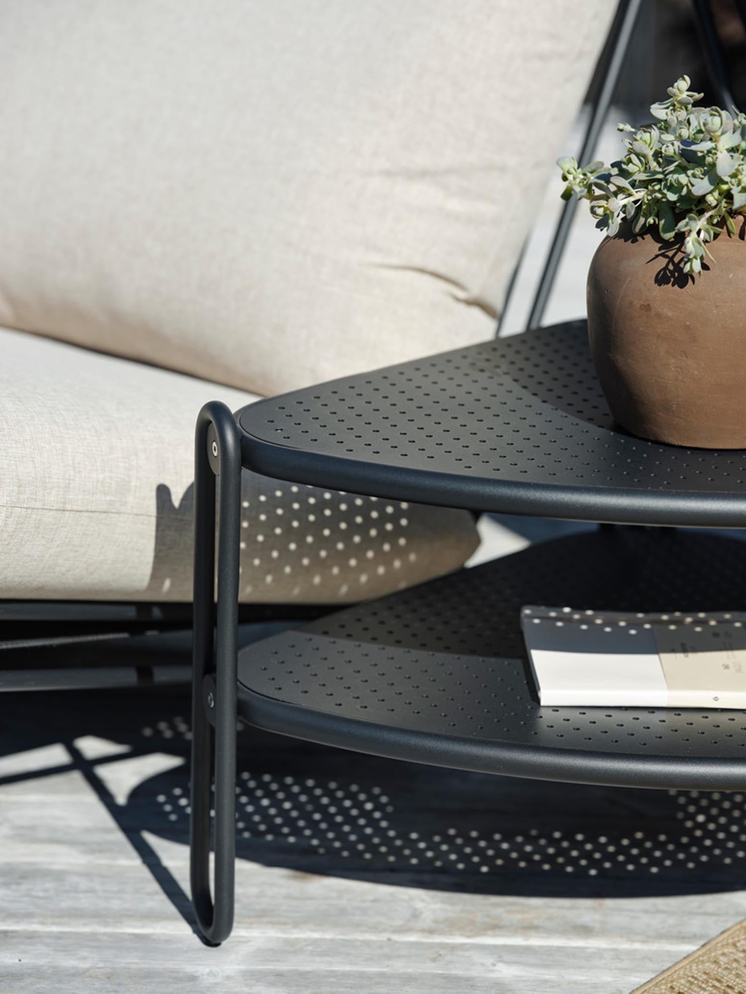Eleganter Blixt Couchtisch von Be Garden, perfekt für gemütliche Lounge-Bereiche. Stilvolles Design trifft auf vielseitige Nutzungsmöglichkeiten.
