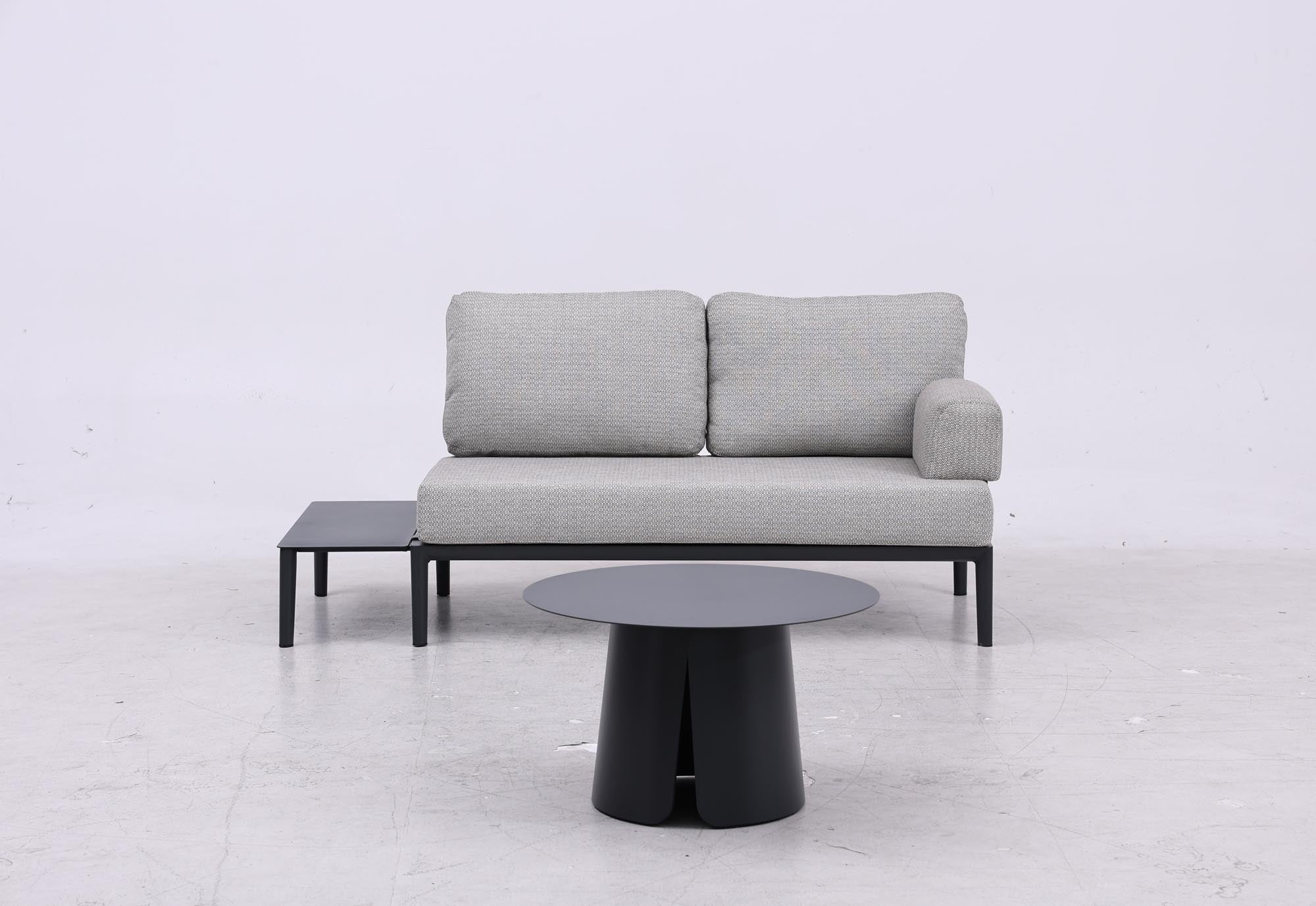 Modulares Garten-Loungeset Fiore 2 Sitzer in Anthrazit präsentiert im Onlineshop von KAQTU Design AG. Loungeset ist von Be Garden