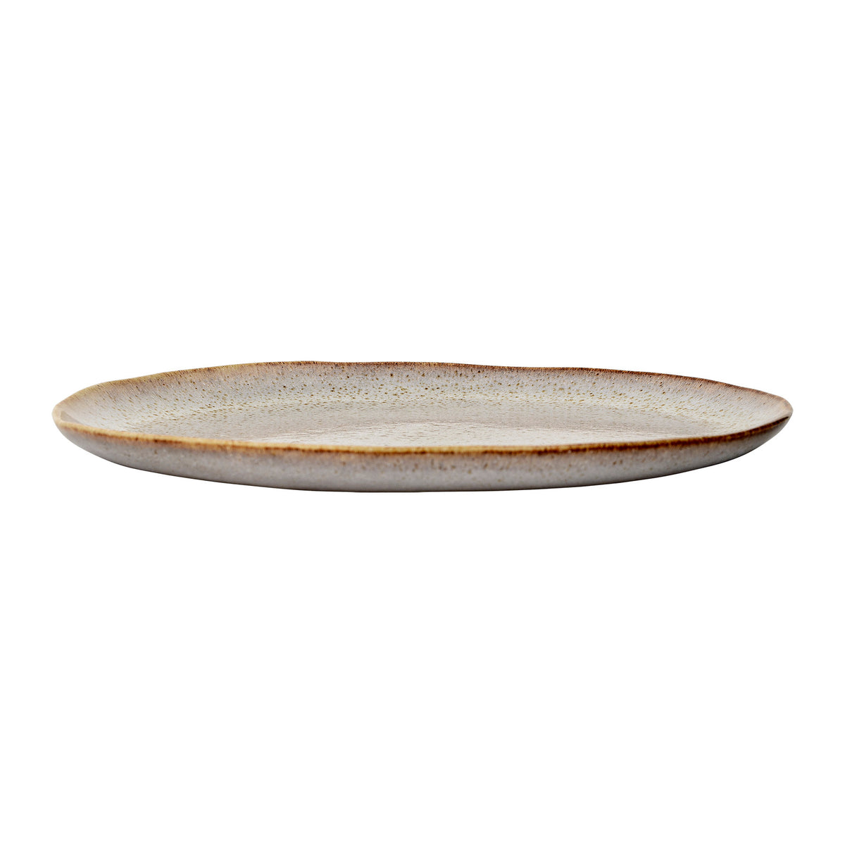 Runder Teller Sandrine in Beige aus Steingut mit reaktiver Glasur, handwerklich gefertigt von Bloomingville, Durchmesser 28.5cm.