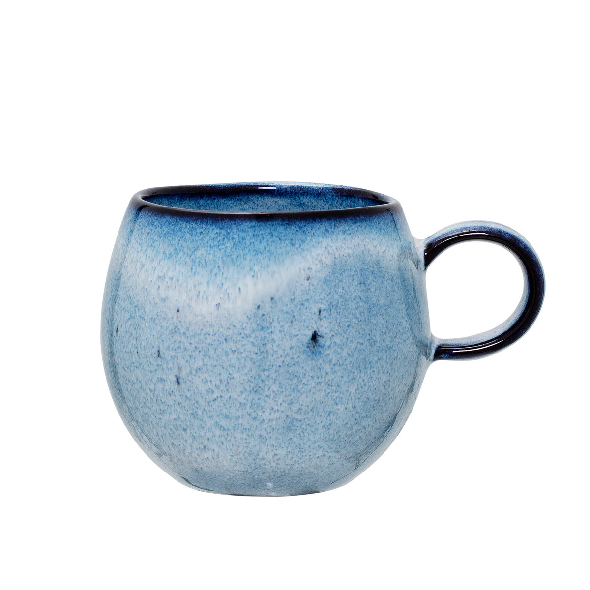 Sandrine Tasse, Blau, Steingut in Blue präsentiert im Onlineshop von KAQTU Design AG. Tasse ist von Bloomingville