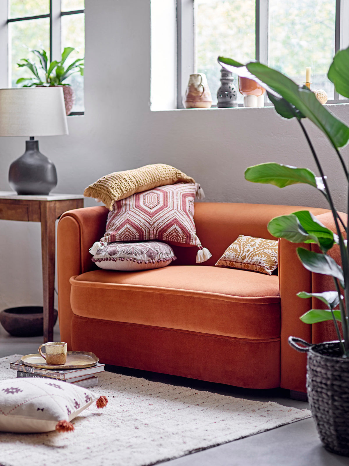 Malala Sofa, Braun, Polyester in Brown präsentiert im Onlineshop von KAQTU Design AG. 2er Sofa ist von Creative Collection